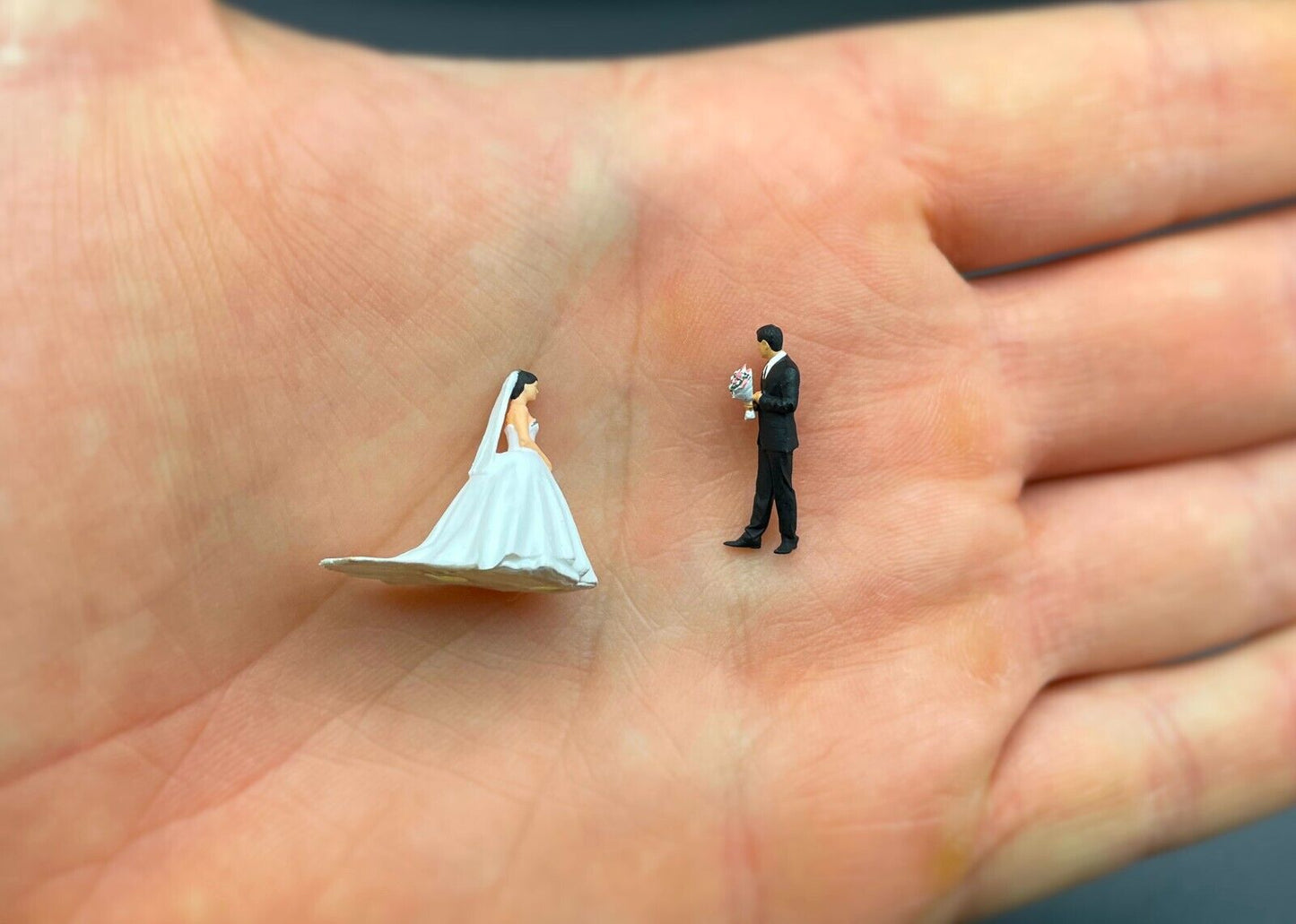 Miniature In Love Couples Figures. 1:64 & 1:87 Scale. Bride Groom Wedding