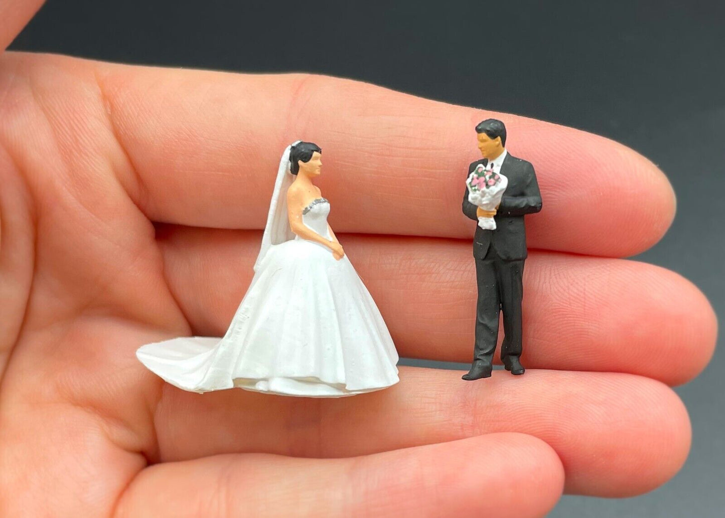 Miniature In Love Couples Figures. 1:64 & 1:87 Scale. Bride Groom Wedding