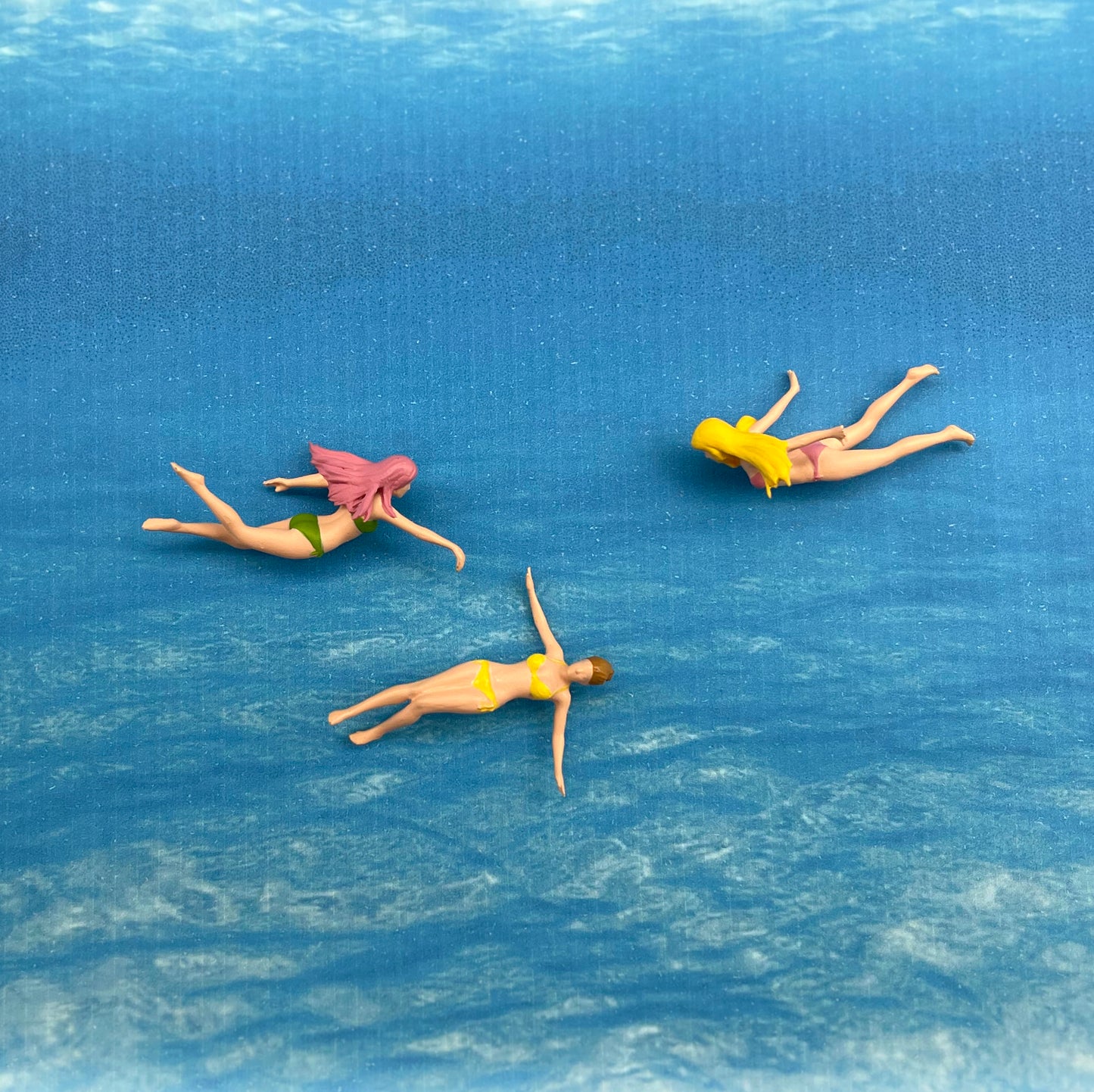Swimming Bikini Girls Miniature 1:64 Scale Figures Pool Diorama