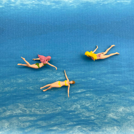 Swimming Bikini Girls. 1:64 Scale Miniature Figures