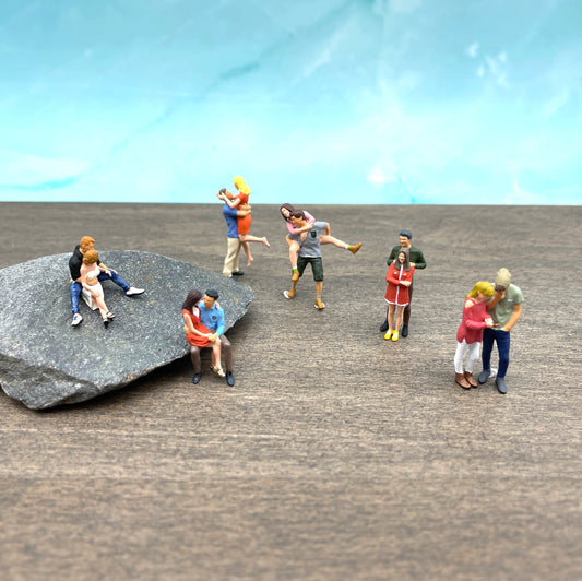 Miniature Happy Couple Figures. 1:64 Scale. Lovers