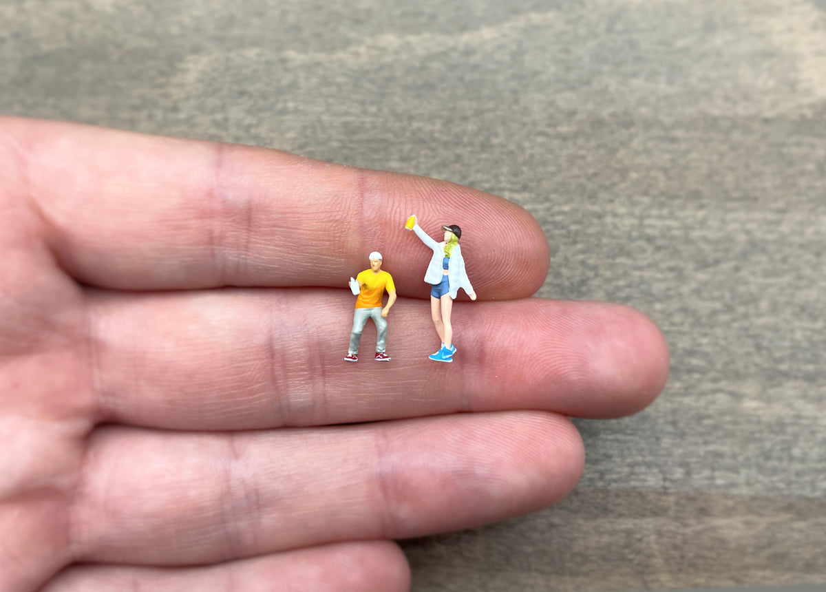 Miniature Graffiti Artist Kid Figure 1:87 Scale Hand-Painted Model