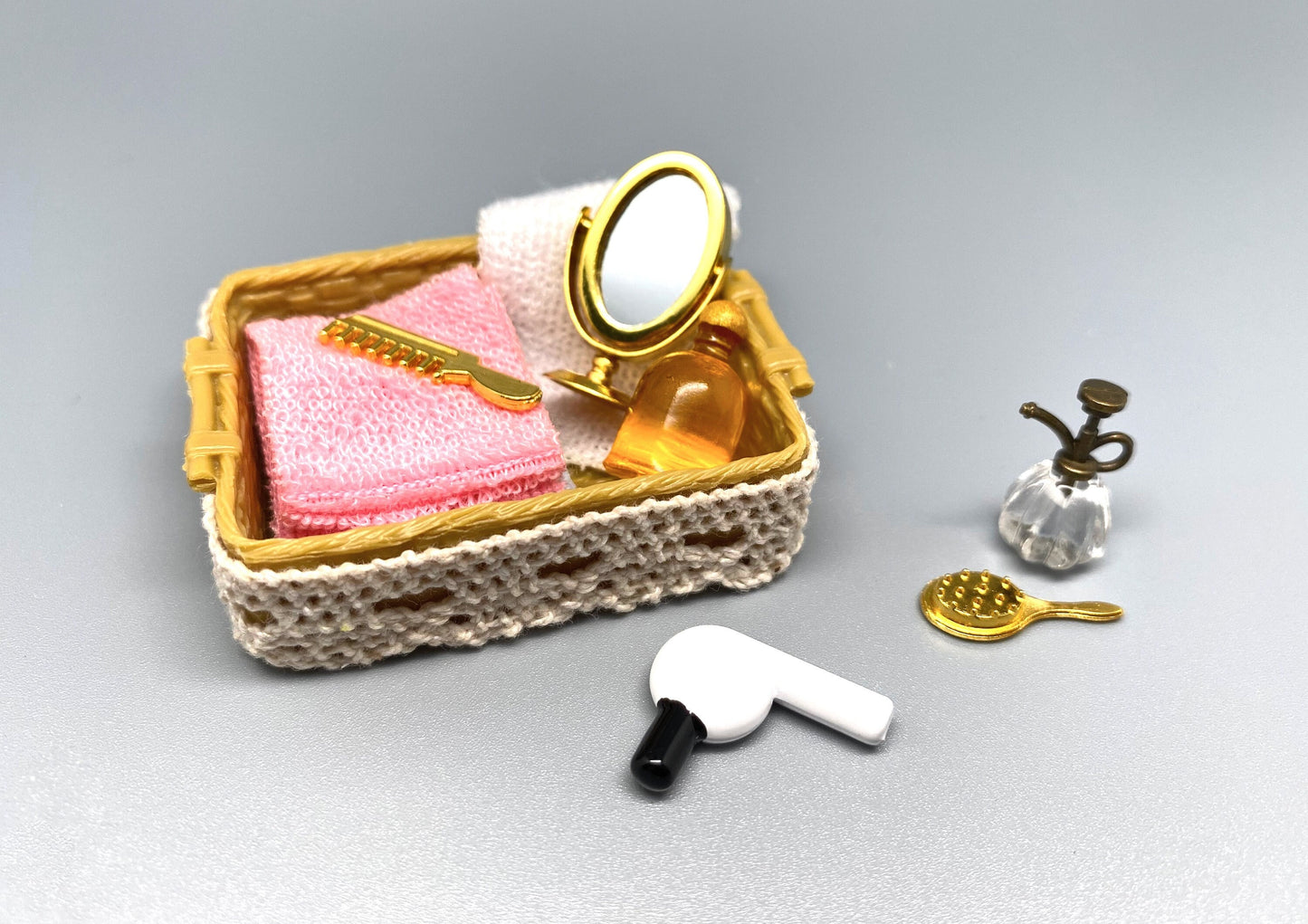Miniature Mini Toiletry Baskets and Towels. Bathroom Accessories. 1:12 Scale