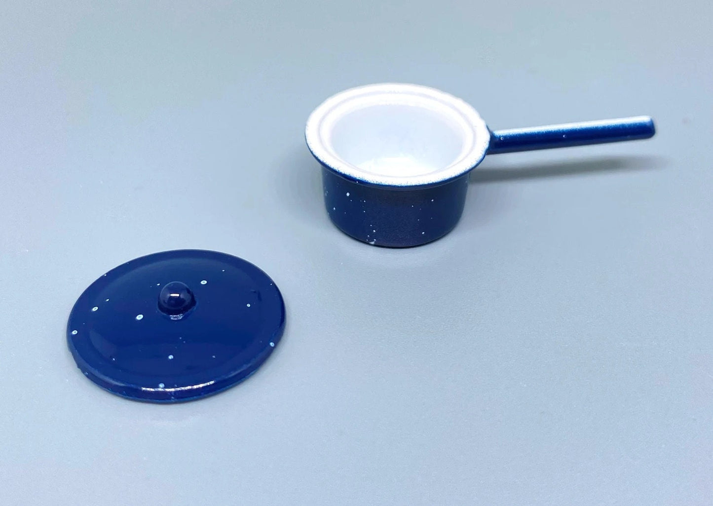 Miniature Red Blue Spotted Pots 1:12 Scale Angle View