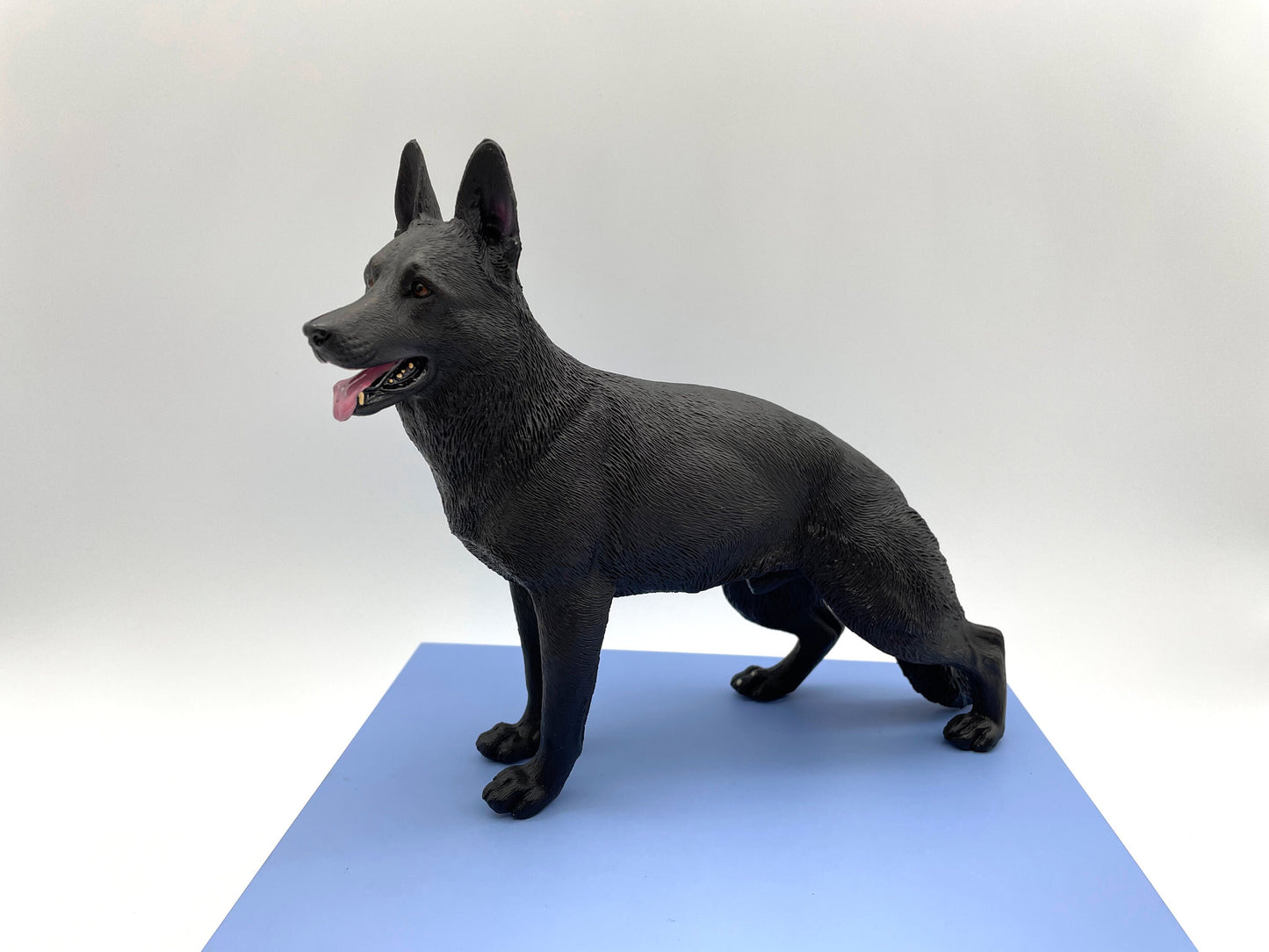 Miniature German Shepherd Dogs. Statue Toy Models. 1:6 Scale (Barbie compatible)