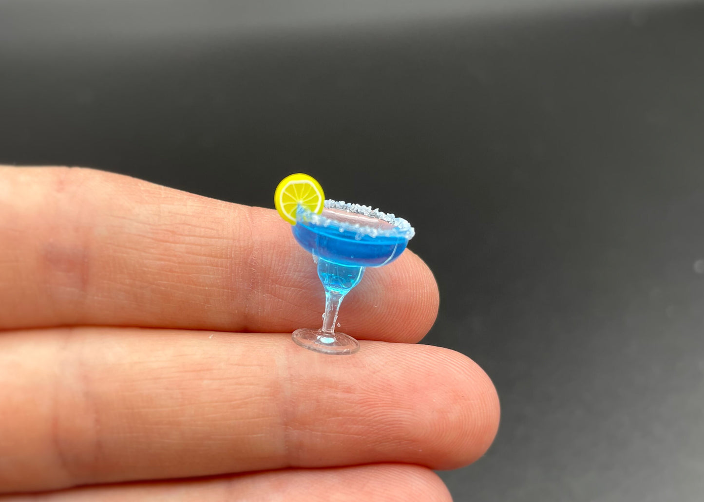 Miniature Cocktail Drinking Glasses. 1:12 Scale. Dollhouse Kitchen Accessory