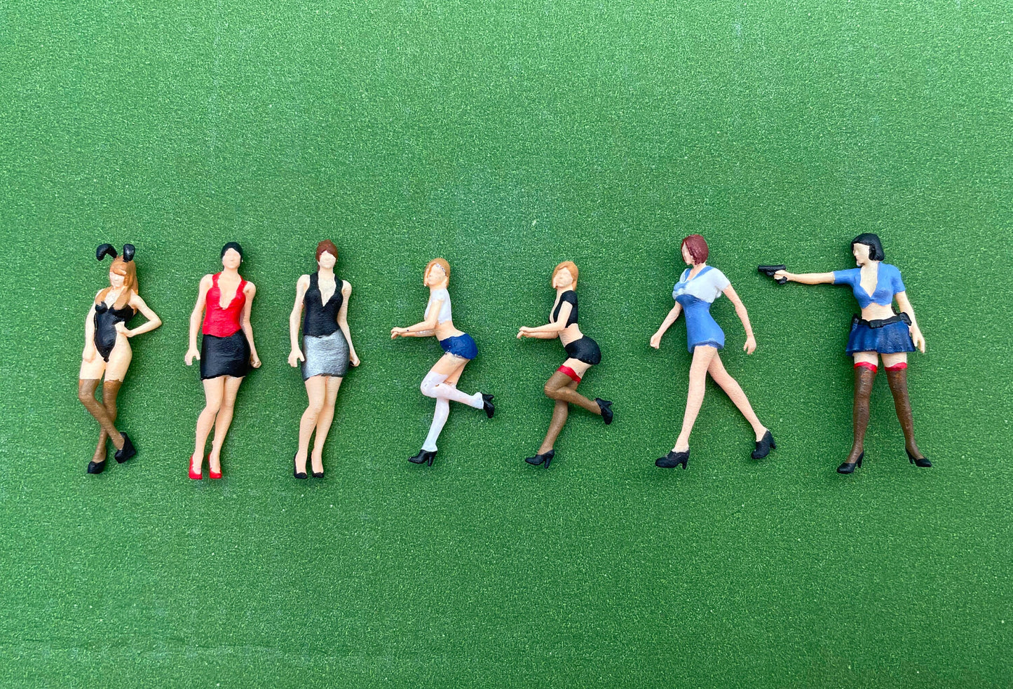 7 Female Figures. Human Miniatures. 1:64 S Scale. Bunny, Skirts, Gun. Girls Women