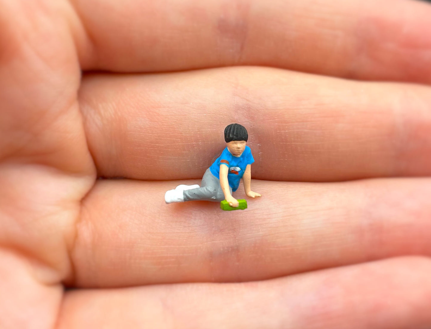 Miniature Children Playing Figures. 1:64 S Scale Model Figures. Boys, Girls, Mom
