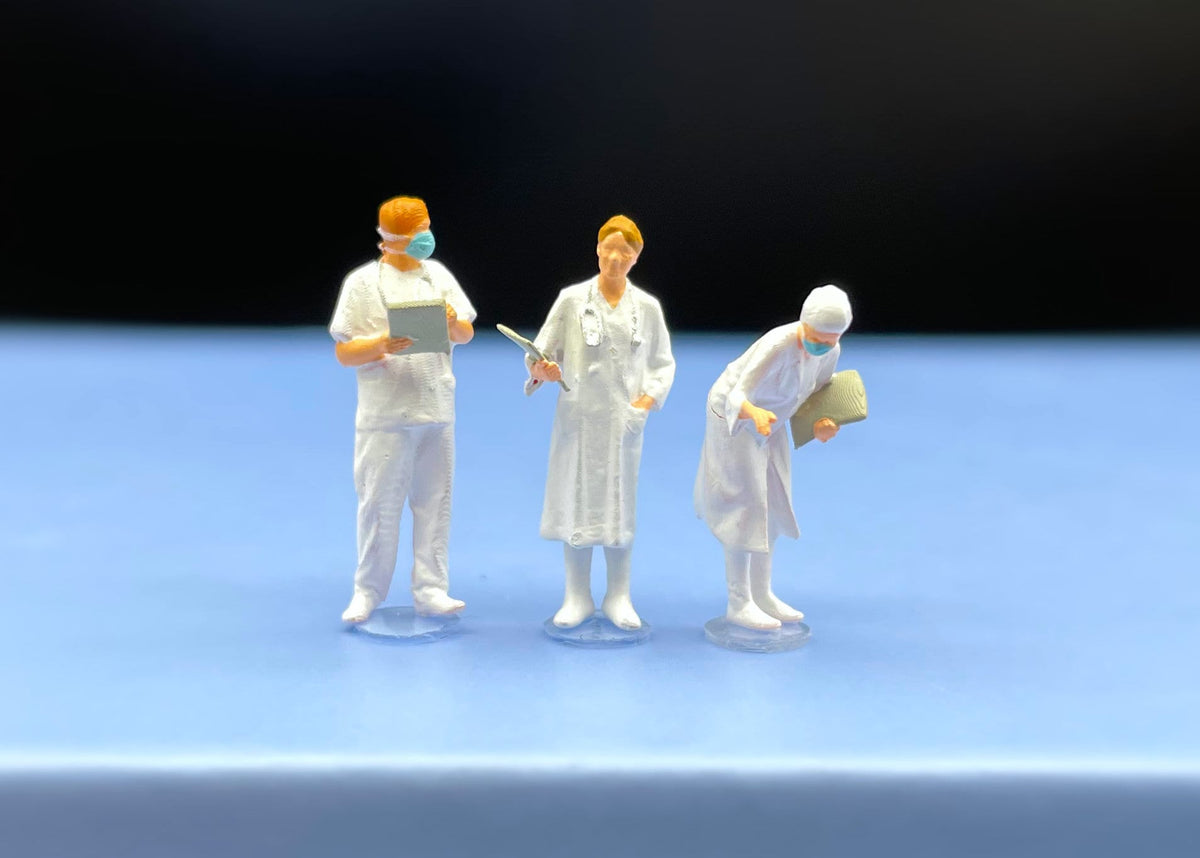 Nurse Doctor Surgeon Hospital Worker Figures 1:87 HO Scale Miniatures