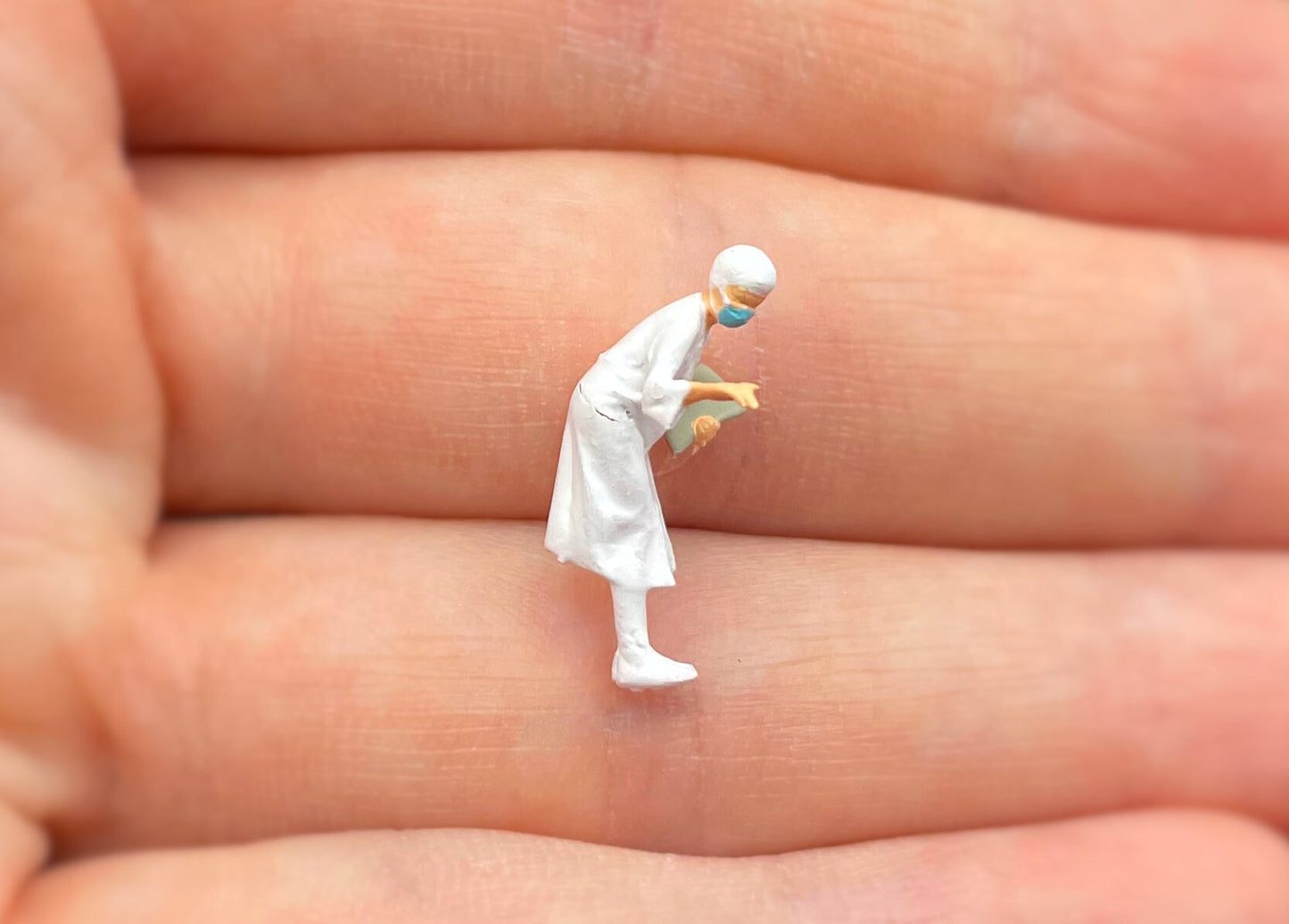 Miniature Hospital Worker Figures Set 1:87 HO Scale Side View