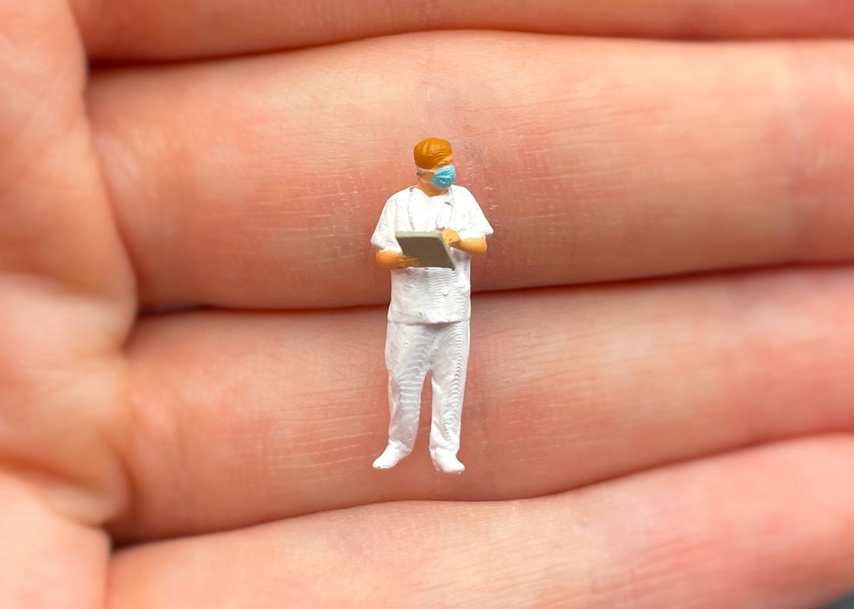 Miniature Nurse Figure 1:87 HO Scale Hospital Worker Model