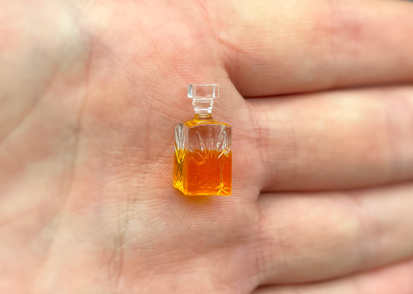 Miniature Whiskey Decanters and Glasses. 1:12 1/24 Scale Dollhouse Kitchen Accessories
