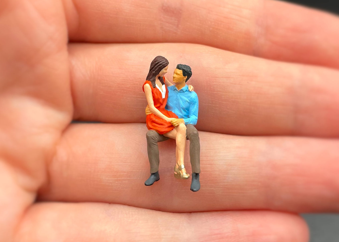 Miniature Happy Couple Figures 1:64 Scale Lovers