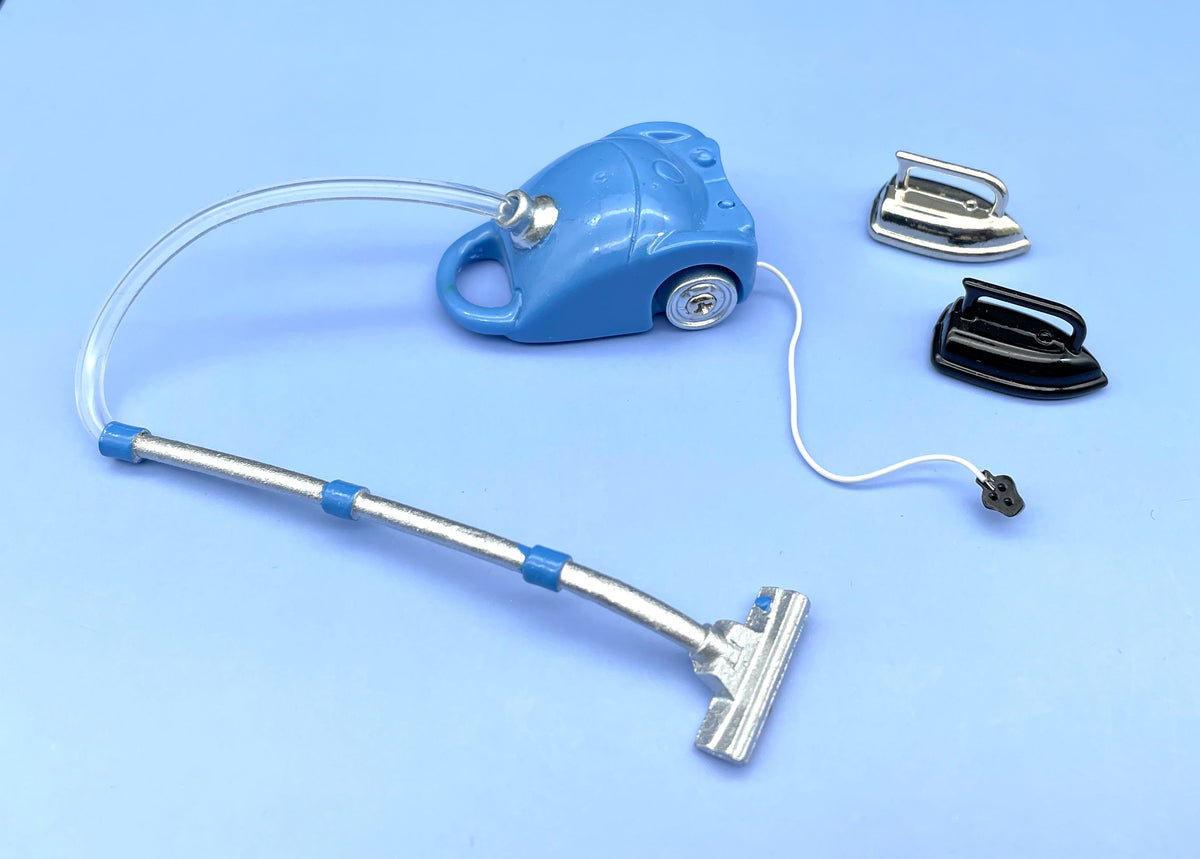 Miniature Vacuum Cleaner and Retro Cast Iron Laundry Irons Dollhouse Accessories 1:12 Scale