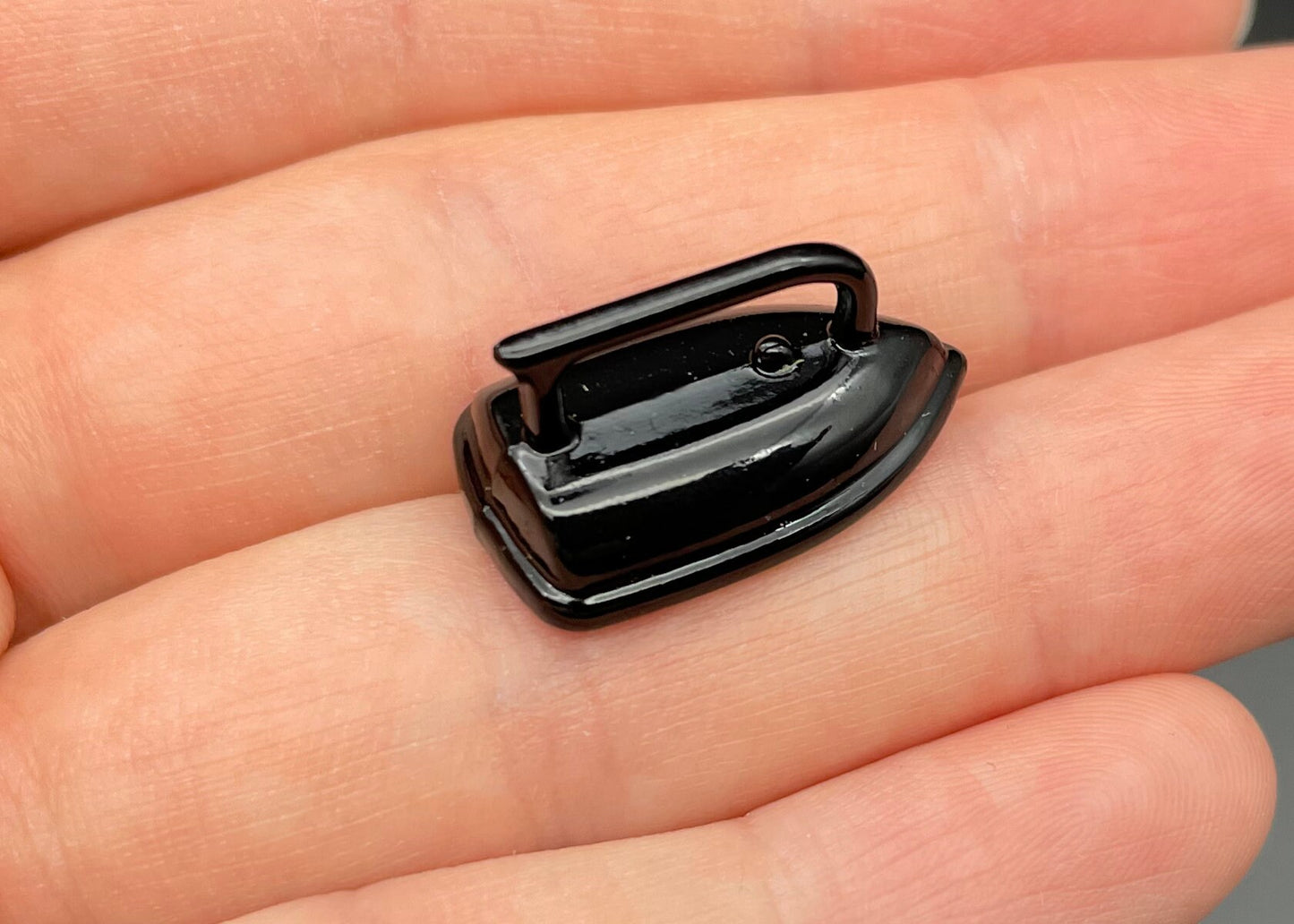 Miniature Vacuum Cleaner / Retro (Cast Iron) Irons. Laundry Kitchen. Dollhouse Accessories. 1:12 Scale