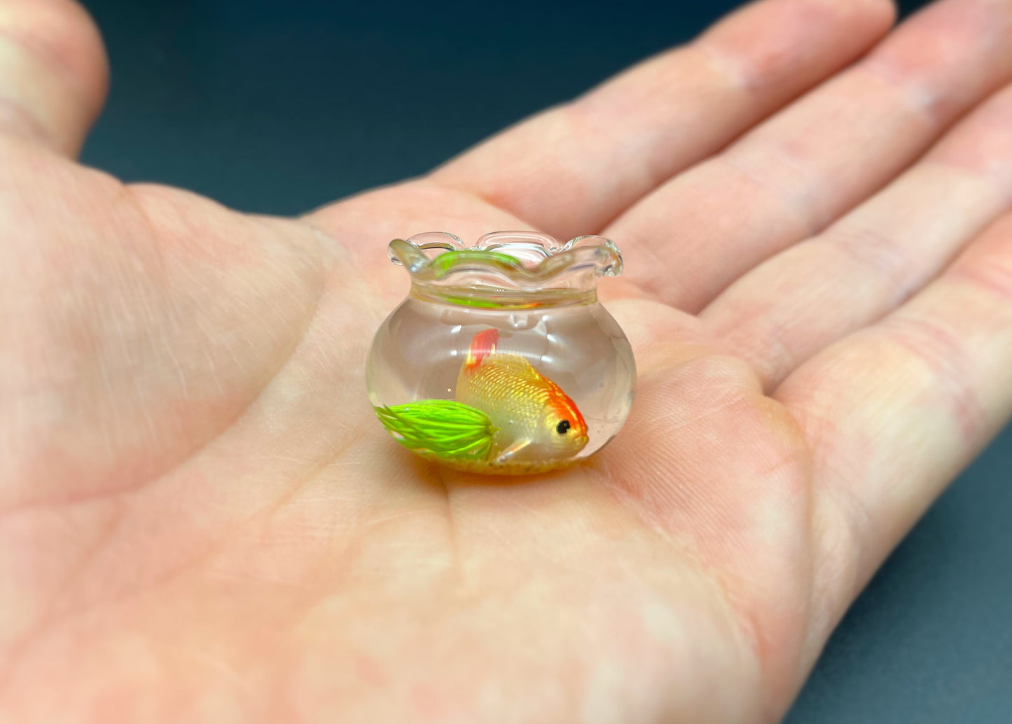 Miniature Fishbowl with Fish 1:12 Scale Dollhouse Pet Accessory
