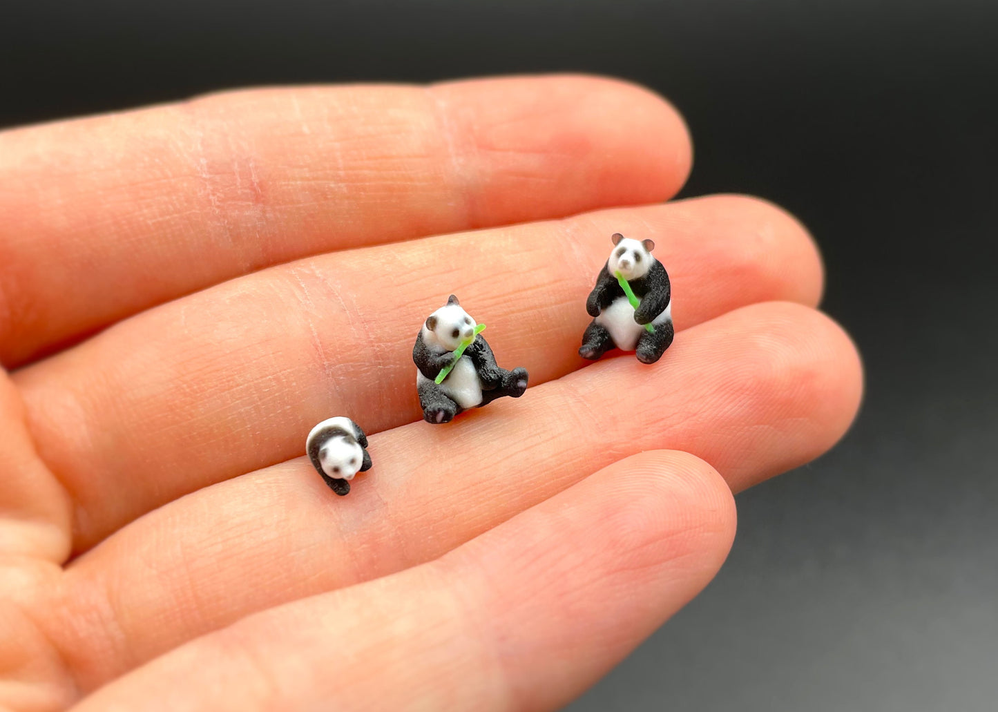 Miniature Panda Bear Family 1:87 Scale Angle View Animal Figures