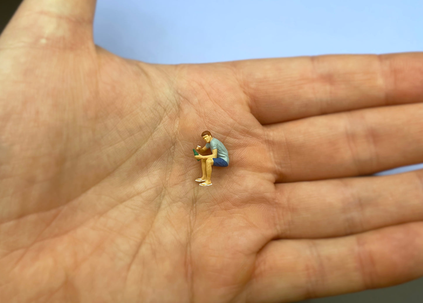 Smoking and Drinking People. 1:64 Scale Miniature Lifelike Human Figure Models