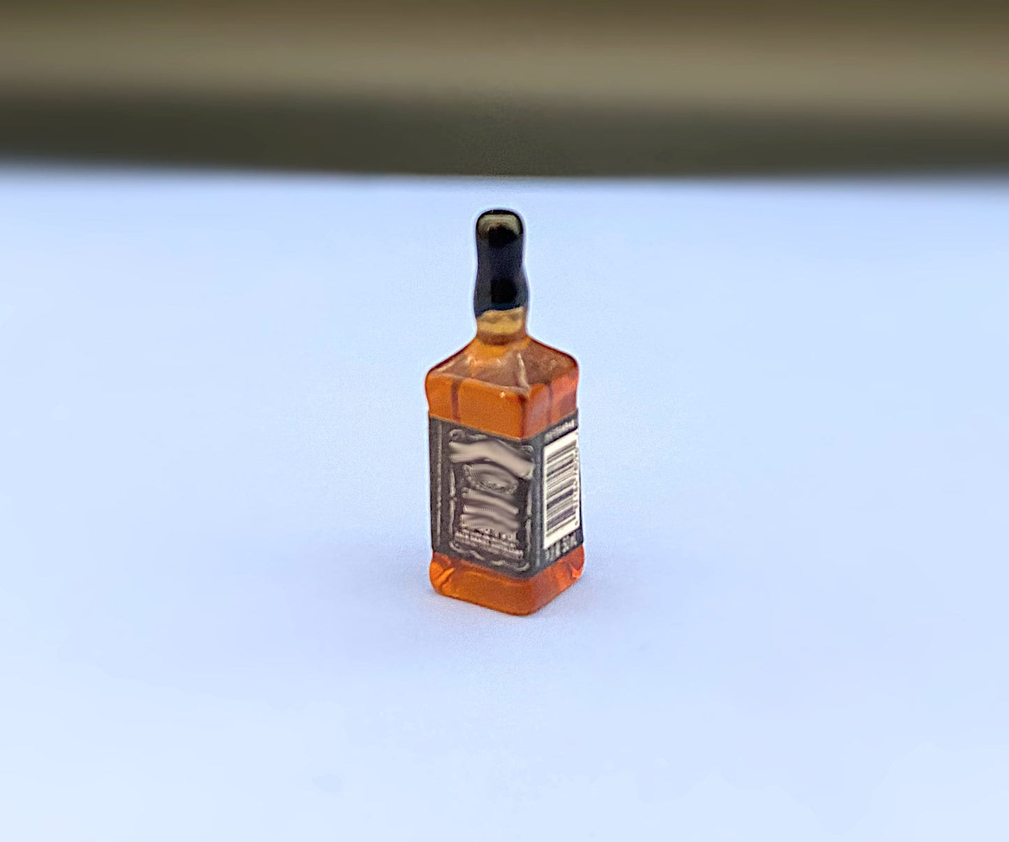 Miniature Whiskey Bottles Drink Glasses 1:24 Scale Dollhouse Kitchen Accessories