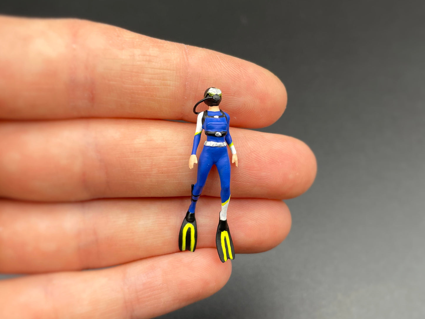 Scuba Divers. Miniature Figures. 1:64 Scale People