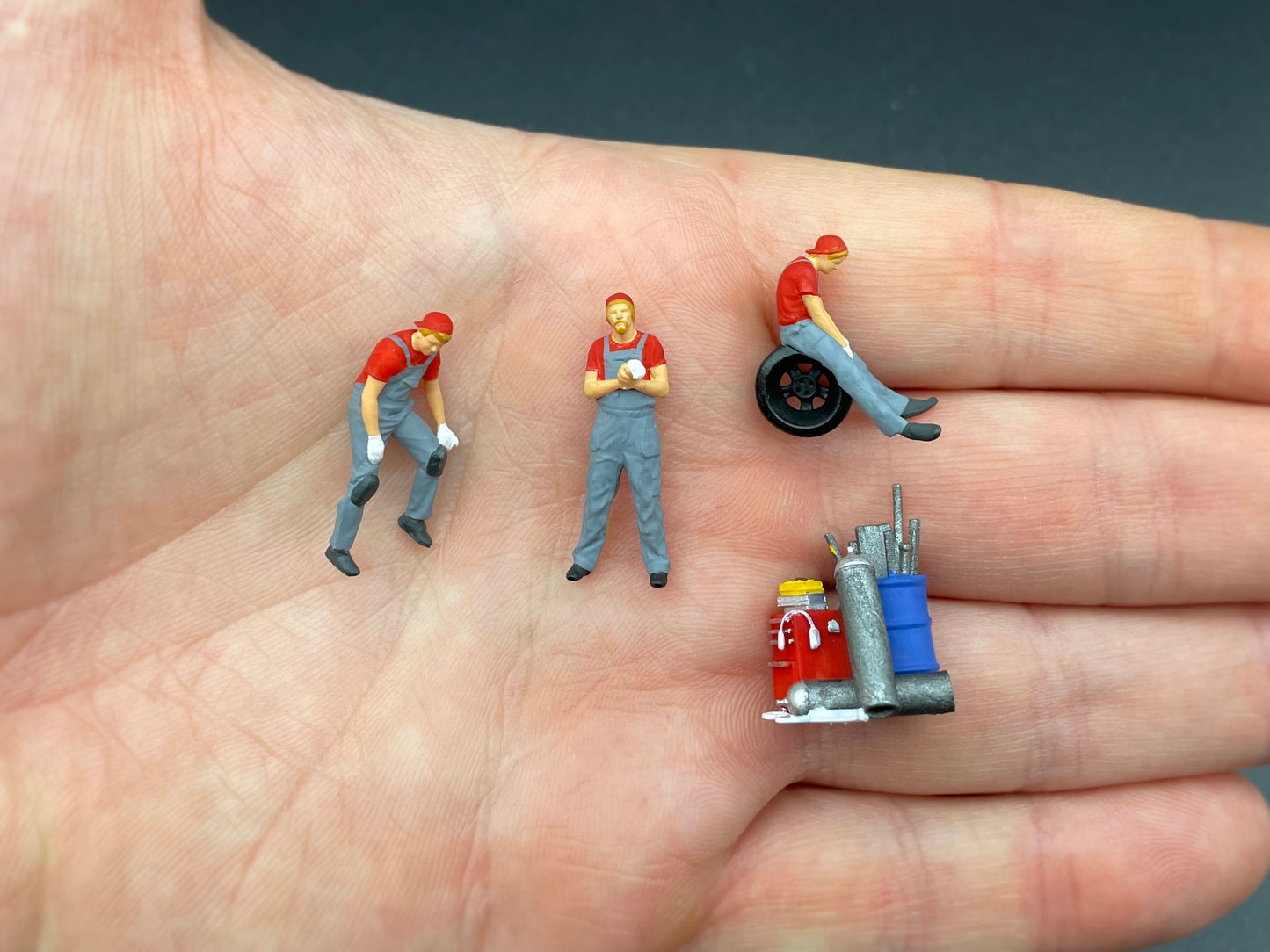 Car Mechanics. Miniature Human Figure Sets. 1:64 Scale