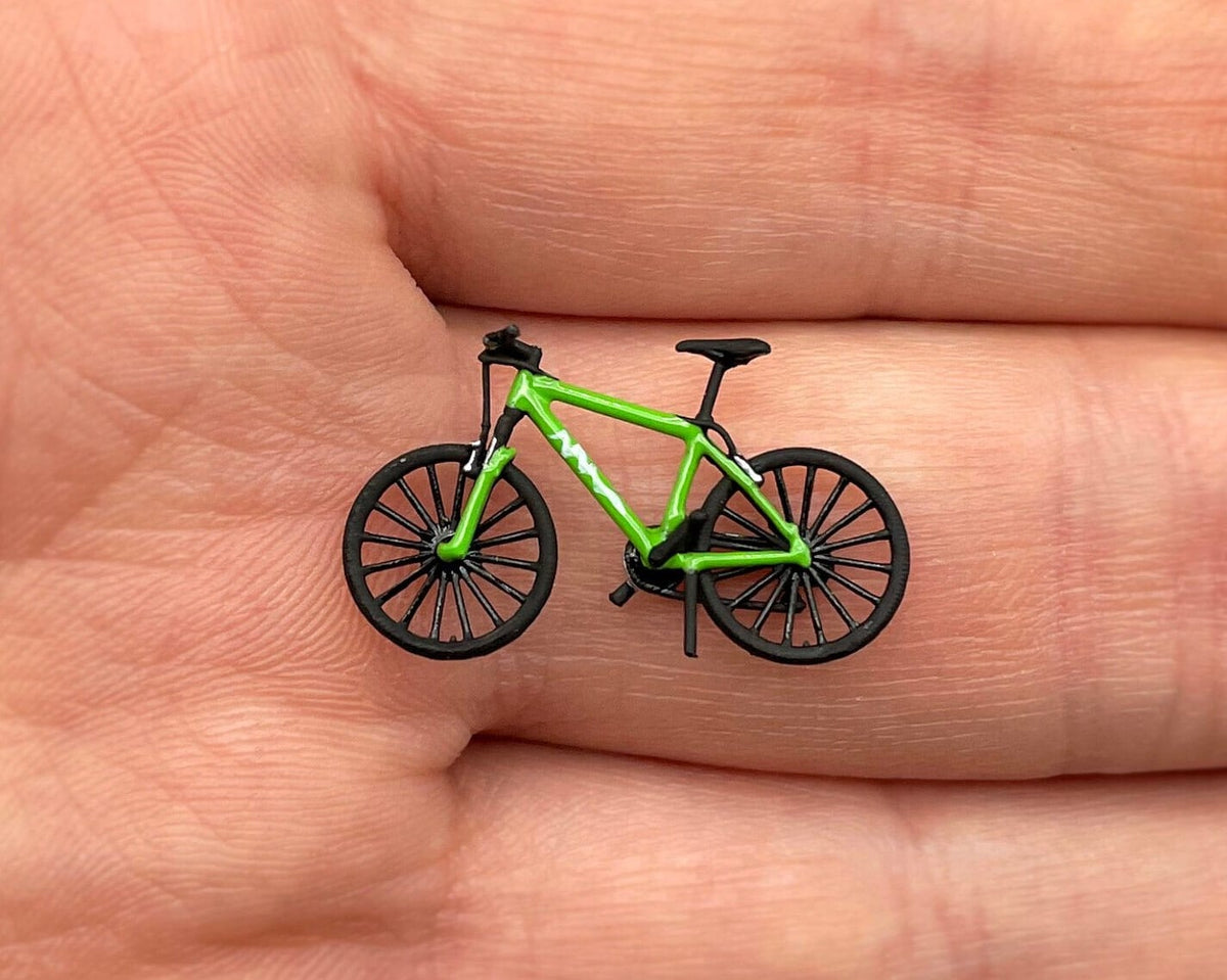 Bicycles and Bike Riders 1:64 Scale Mountain Road Bikes Miniature Figures
