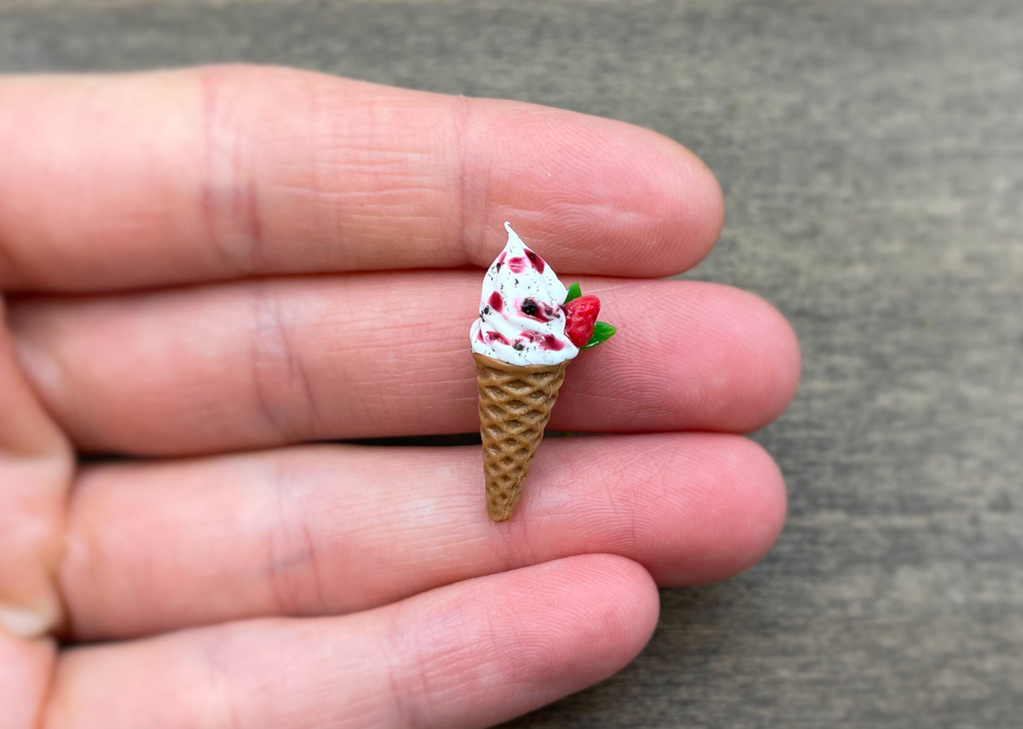 Miniature Ice Cream Cones. 1:6/12 Scale. Kitchen Food Dollhouse Accessories