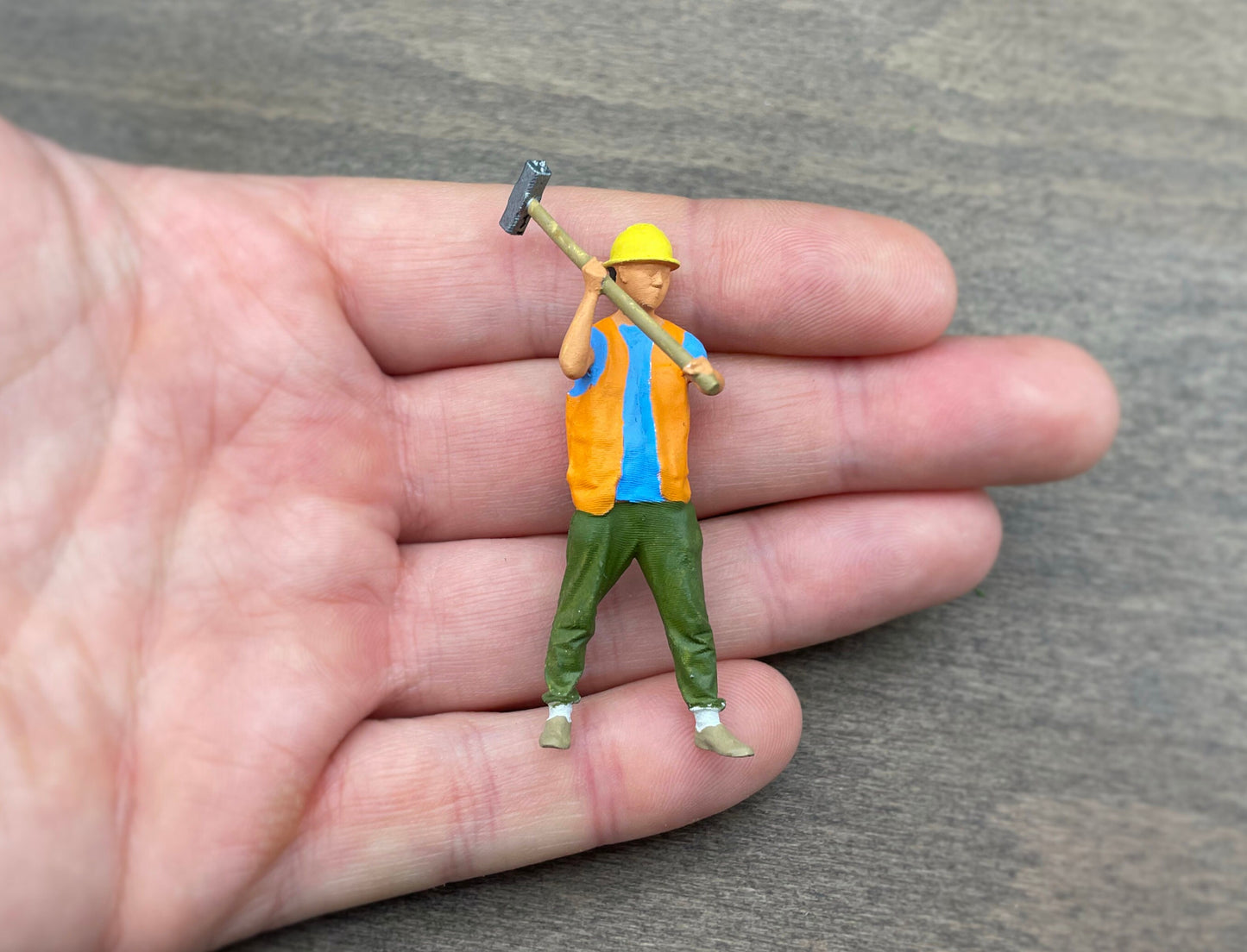 Miniature Construction Worker Figure 1:32 Scale Side View