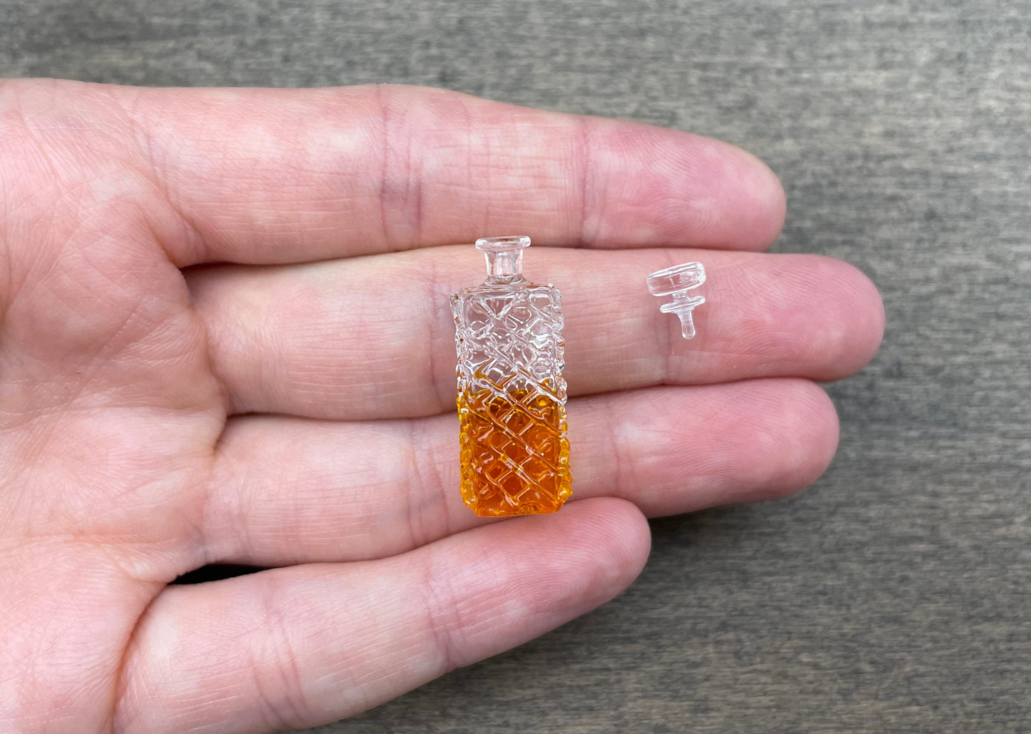 Miniature Whiskey Decanters and Glasses. 1:12 1/24 Scale Dollhouse Kitchen Accessories