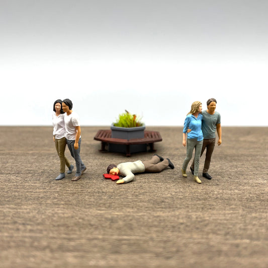 Walking Couples and Injured Man. Miniature Figures. 1:64 Scale