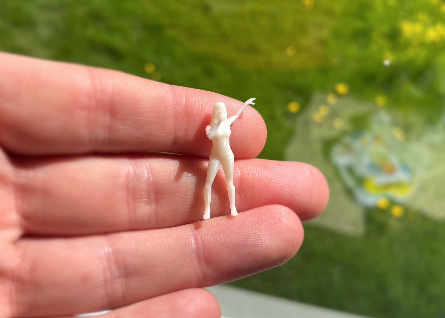 Taylor Swift Unpainted 1:64 Scale Miniature Side View