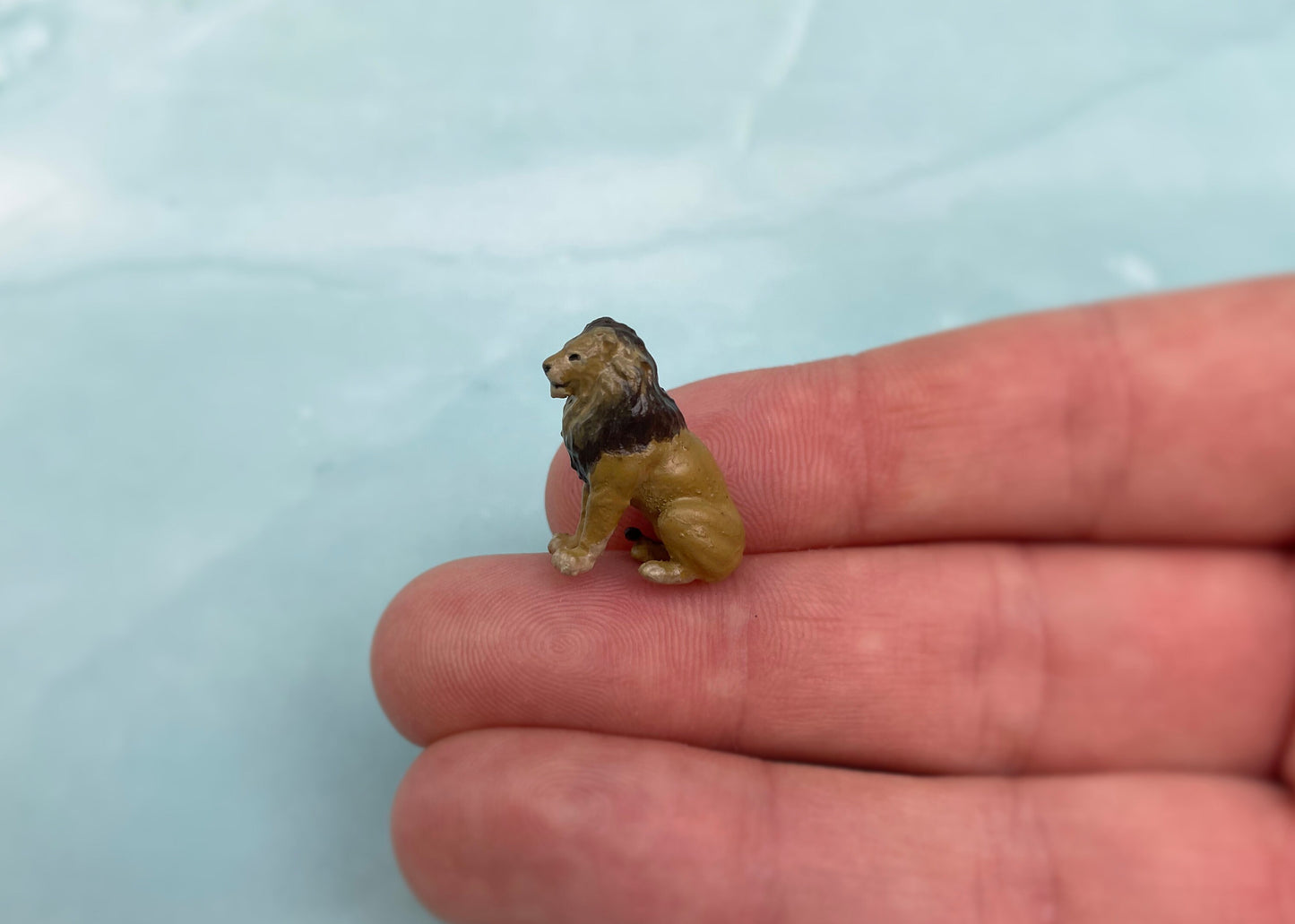 Male Lion with Mane. Hand-Painted Miniature Animal Figure. 1:64 Scale