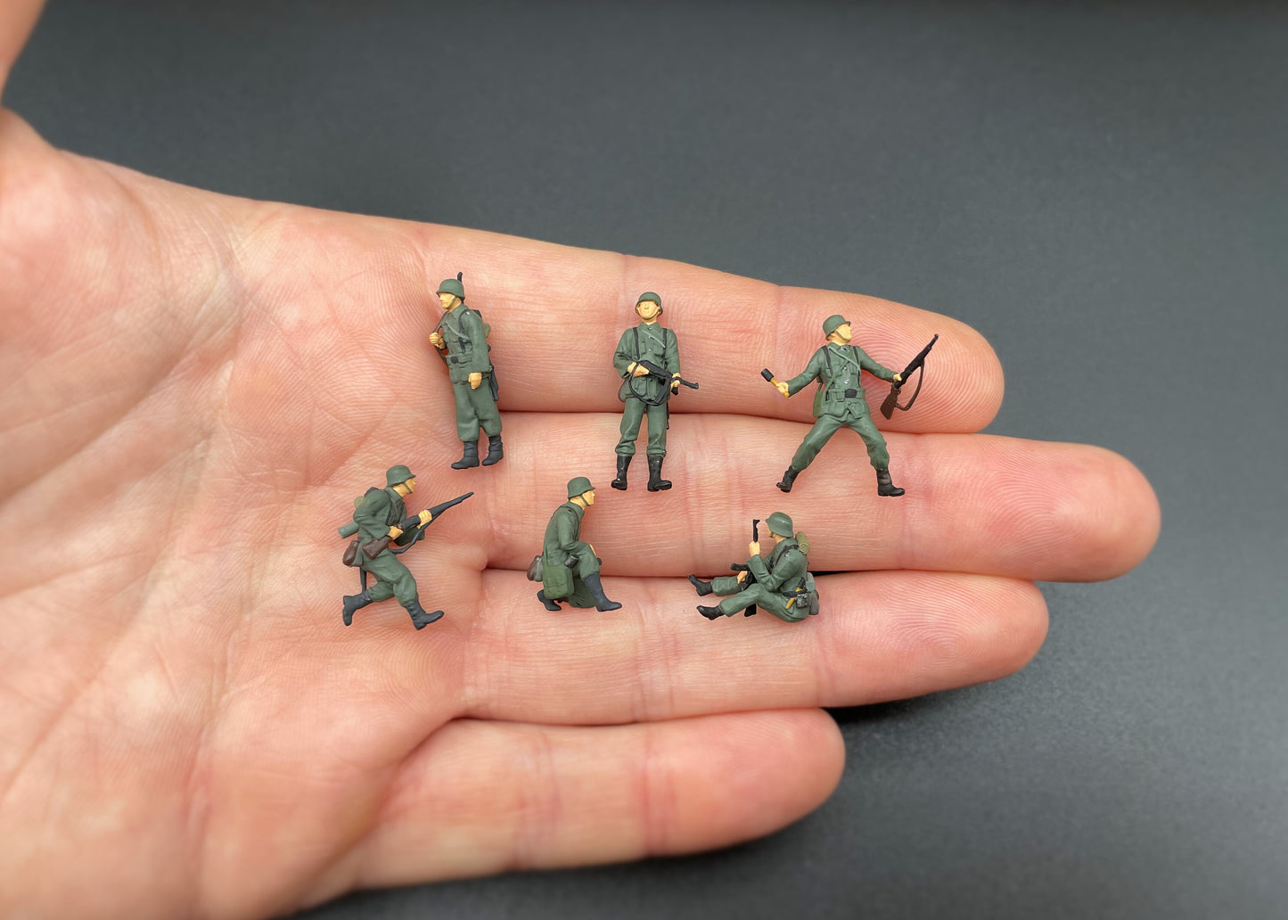 German Army Soldiers. Field Uniform WW2. Miniature 1:72 Scale Models