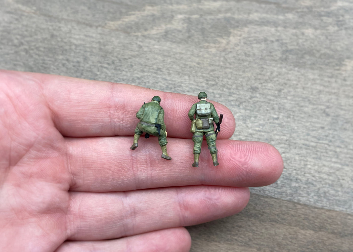 2x World War 2 American Soldiers. Miniature 1:64 Scale Figures