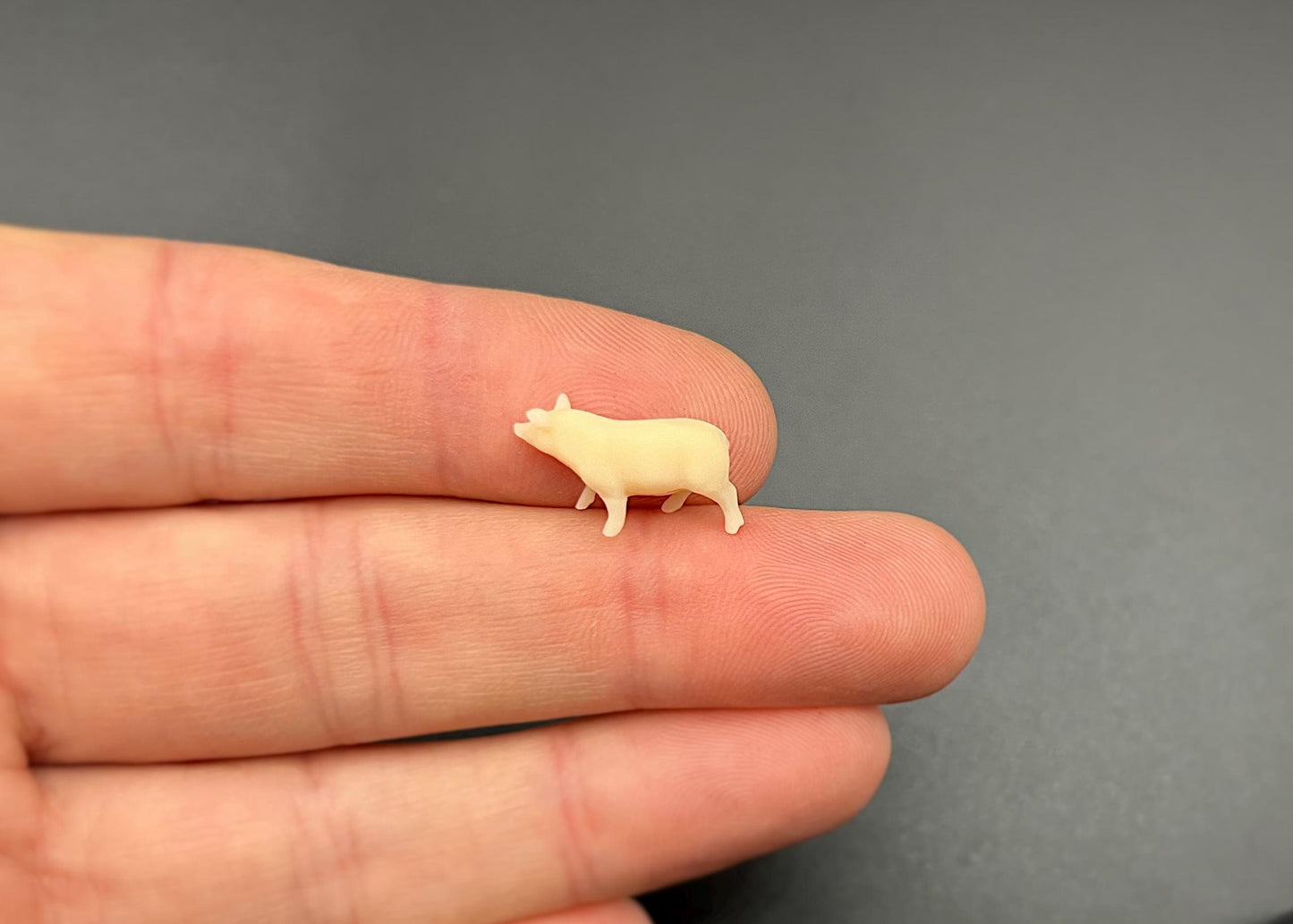 Miniature Unpainted or Dirty Pig. 1:64 Scale. 0.35 Inches Tall. Realistic Miniature Model