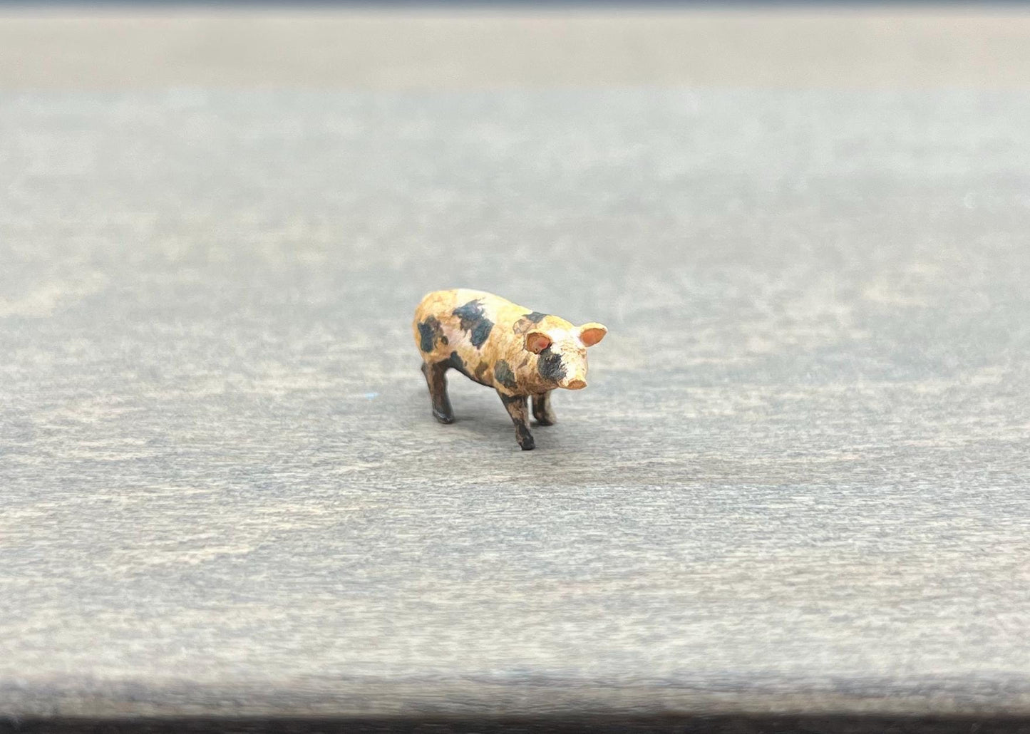 Miniature Unpainted or Dirty Pig. 1:64 Scale. 0.35 Inches Tall. Realistic Miniature Model