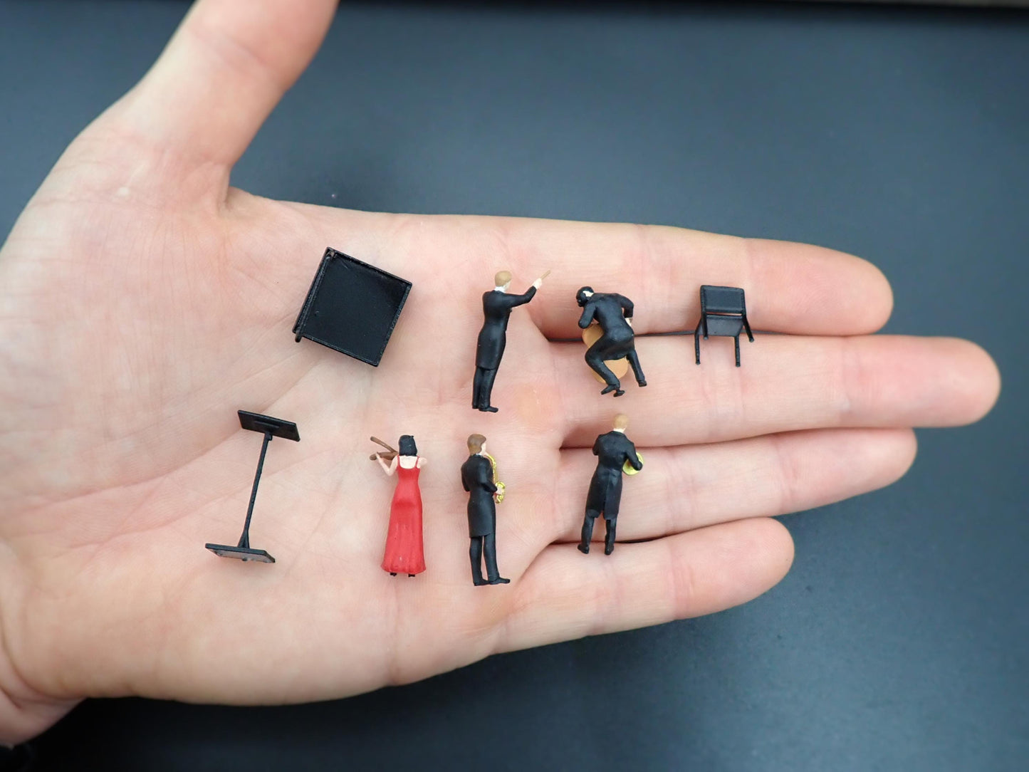 Miniature Conductor and Orchestra Band. 8 Pieces. 1:64 Scale