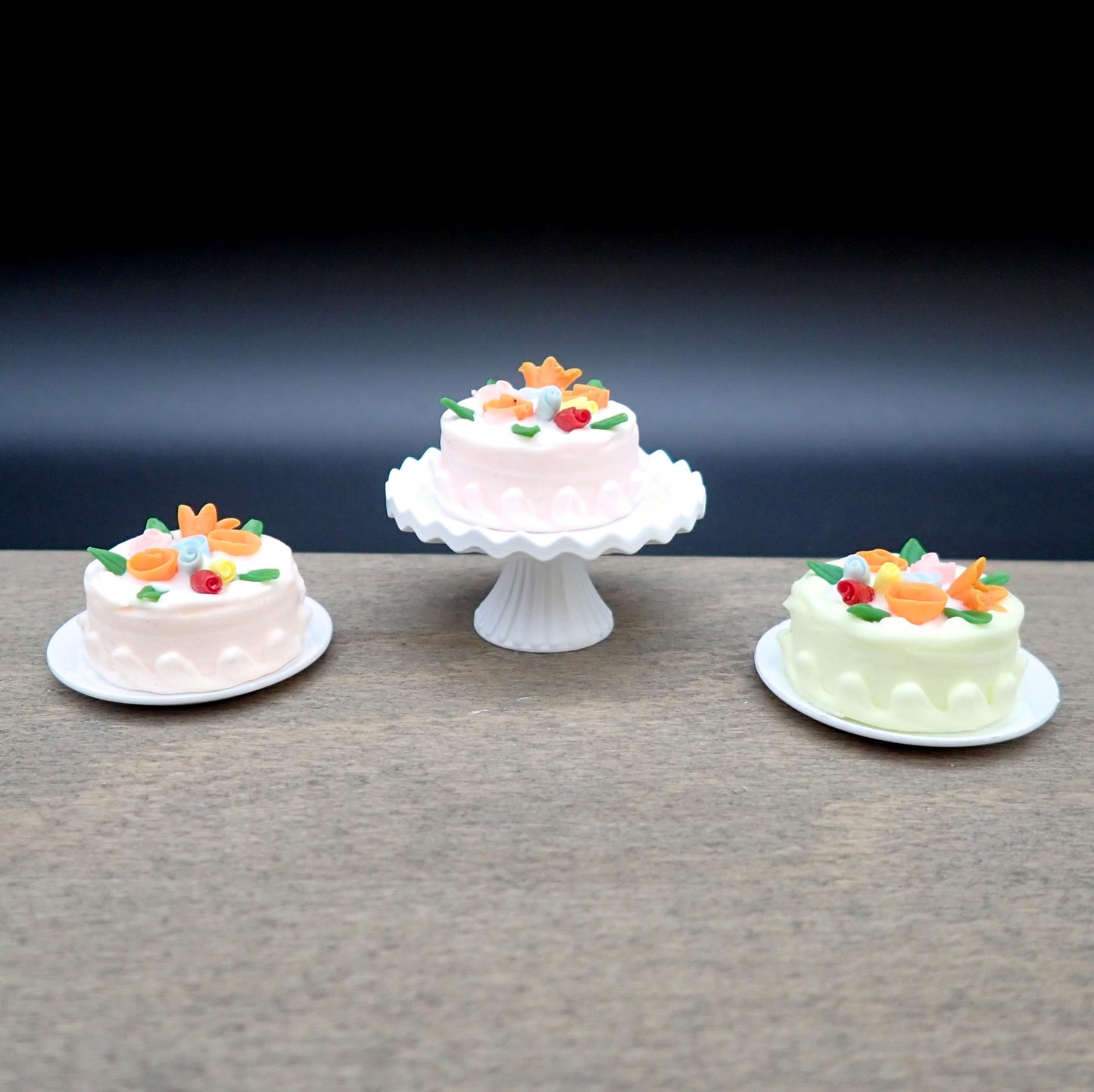Miniature Cakes and Cake Stand. 1:12 Scale Miniature Party Decorations