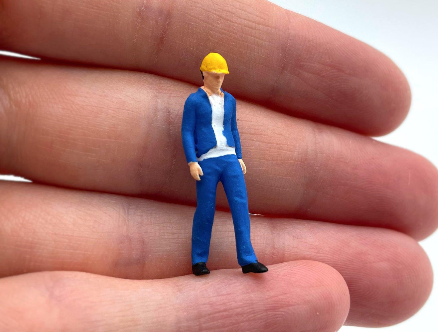 Miniature Workers, Pizza Delivery Boy, Construction Worker. Human Figures. 1:64 Scale
