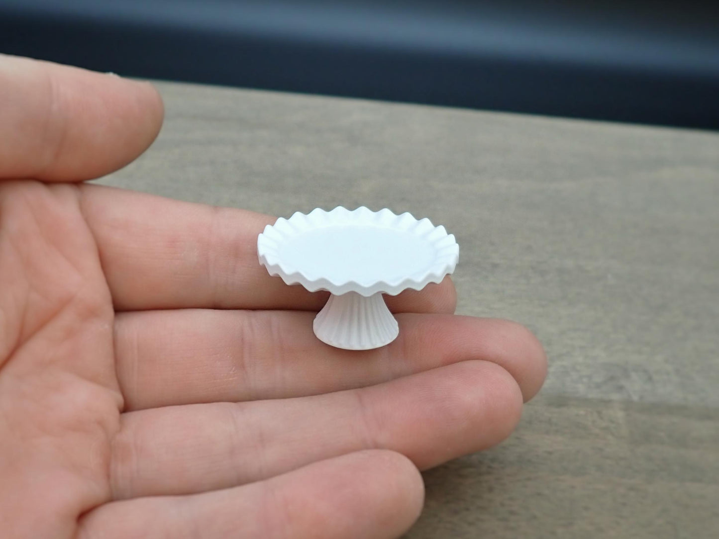 Miniature Cakes and Cake Stand. 1:12 Scale Miniature Party Decorations