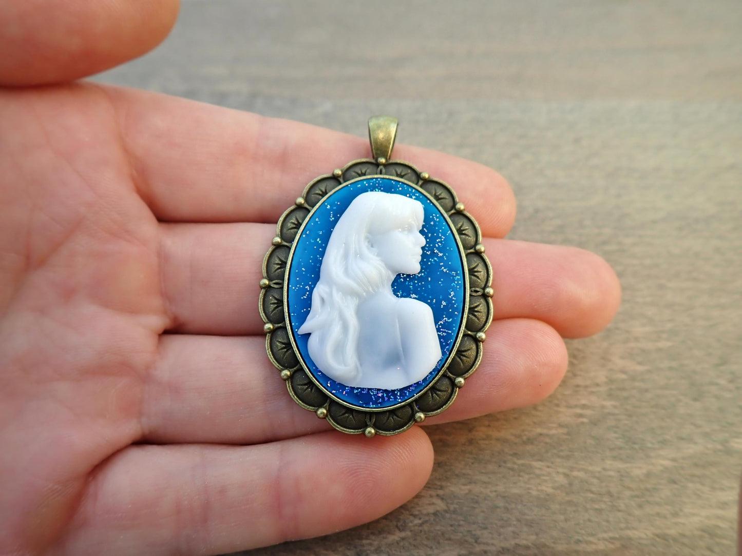 Taylor Swift Cameo Pendant. Handmade Vintage Style Celebrity Portrait Jewelry