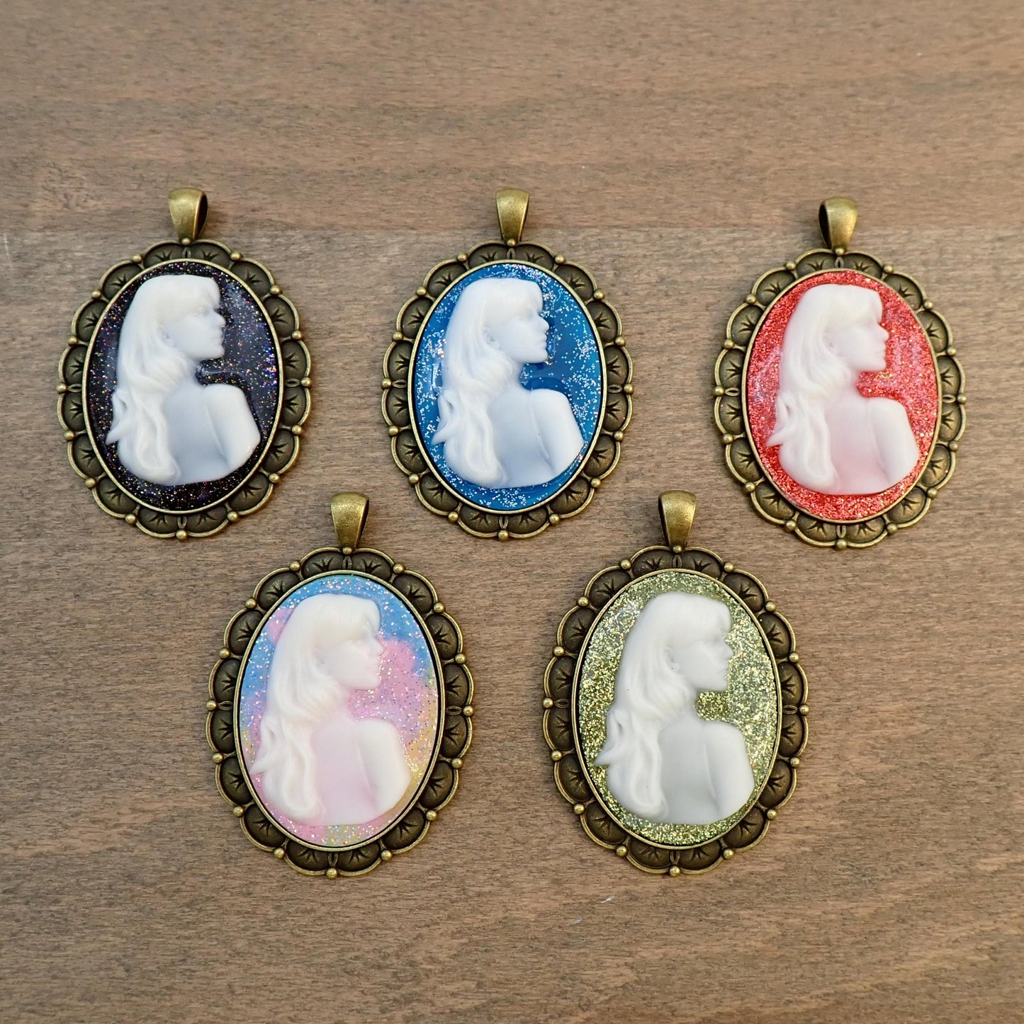 Taylor / Swiftie Cameo Pendant. Handmade Vintage Style Celebrity Portrait Jewelry