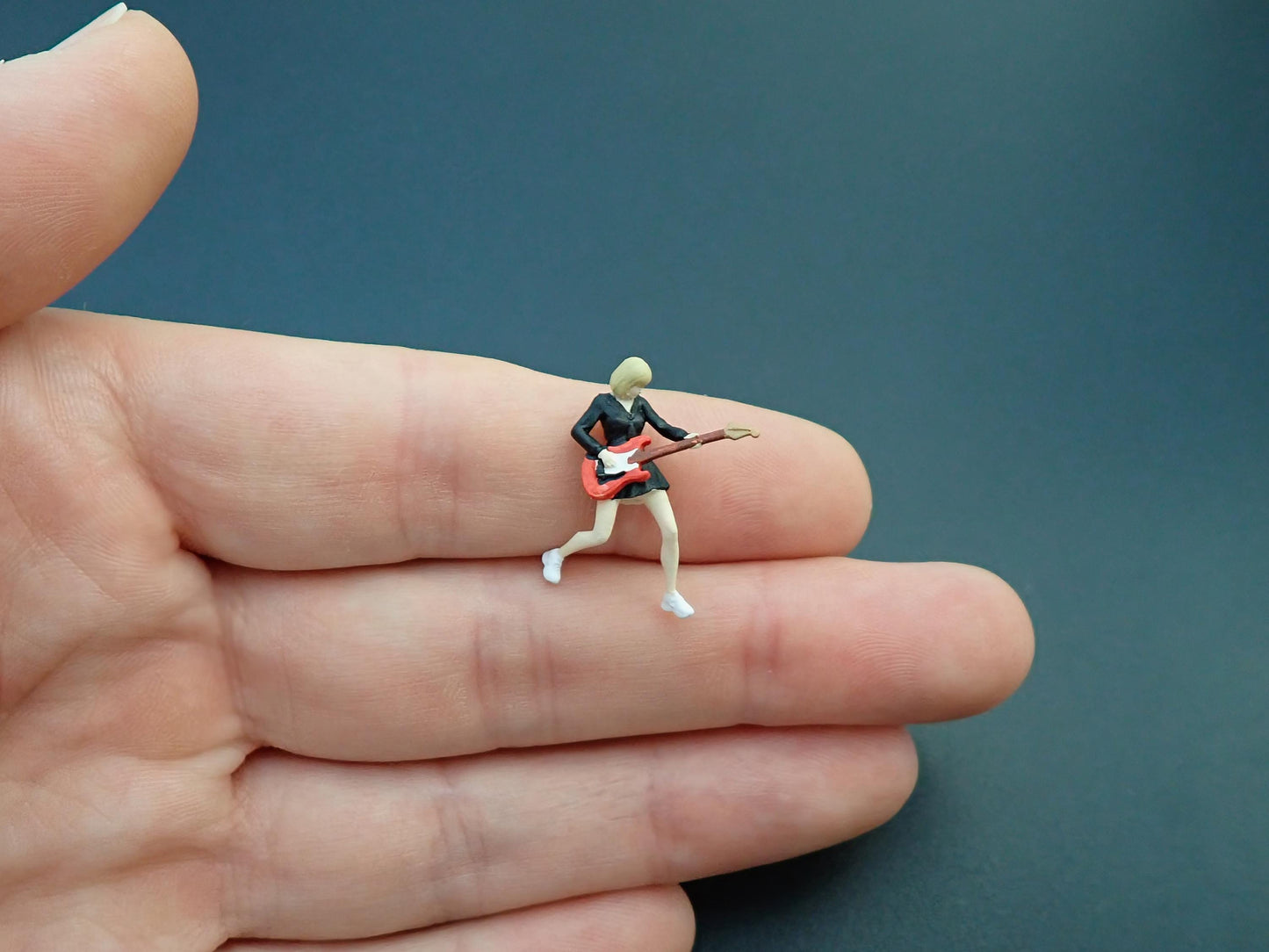 Miniature Music Band Figures. 1:64 Scale. Guitar, Bassist, Amp, Singer