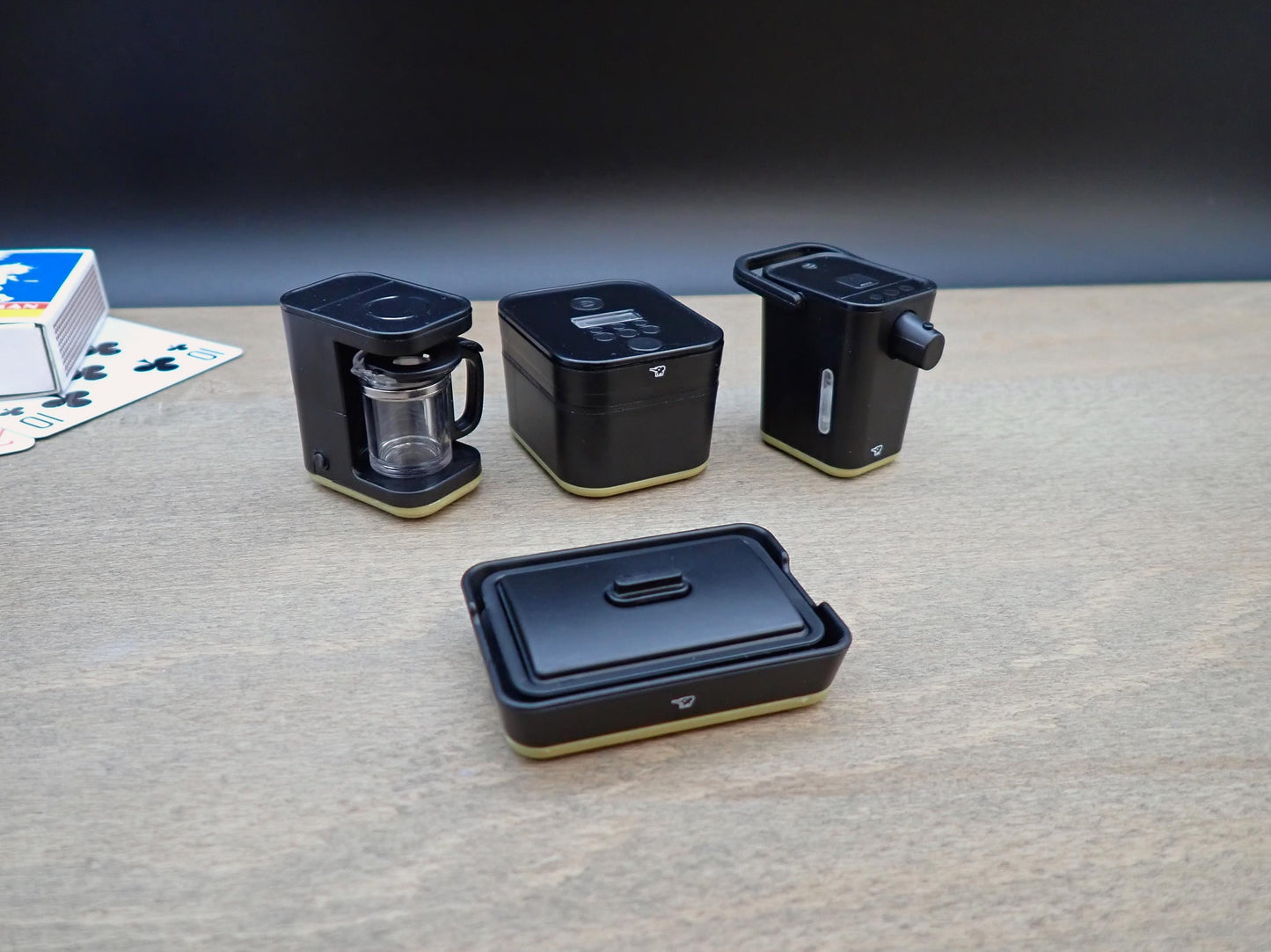 Miniature Kitchen Cooking Appliances. Coffee Machine, Rice Cooker, Water Dispenser, Chafing Dish. 1:12 Scale