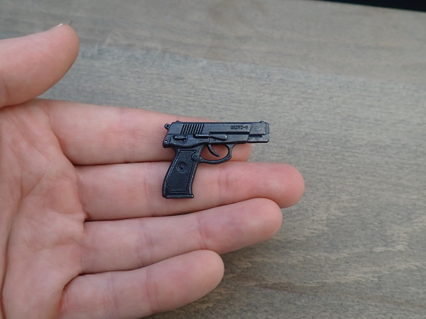 Miniature Hand Guns / Pistols. Dollhouse Model Accessories. 1:6 Scale
