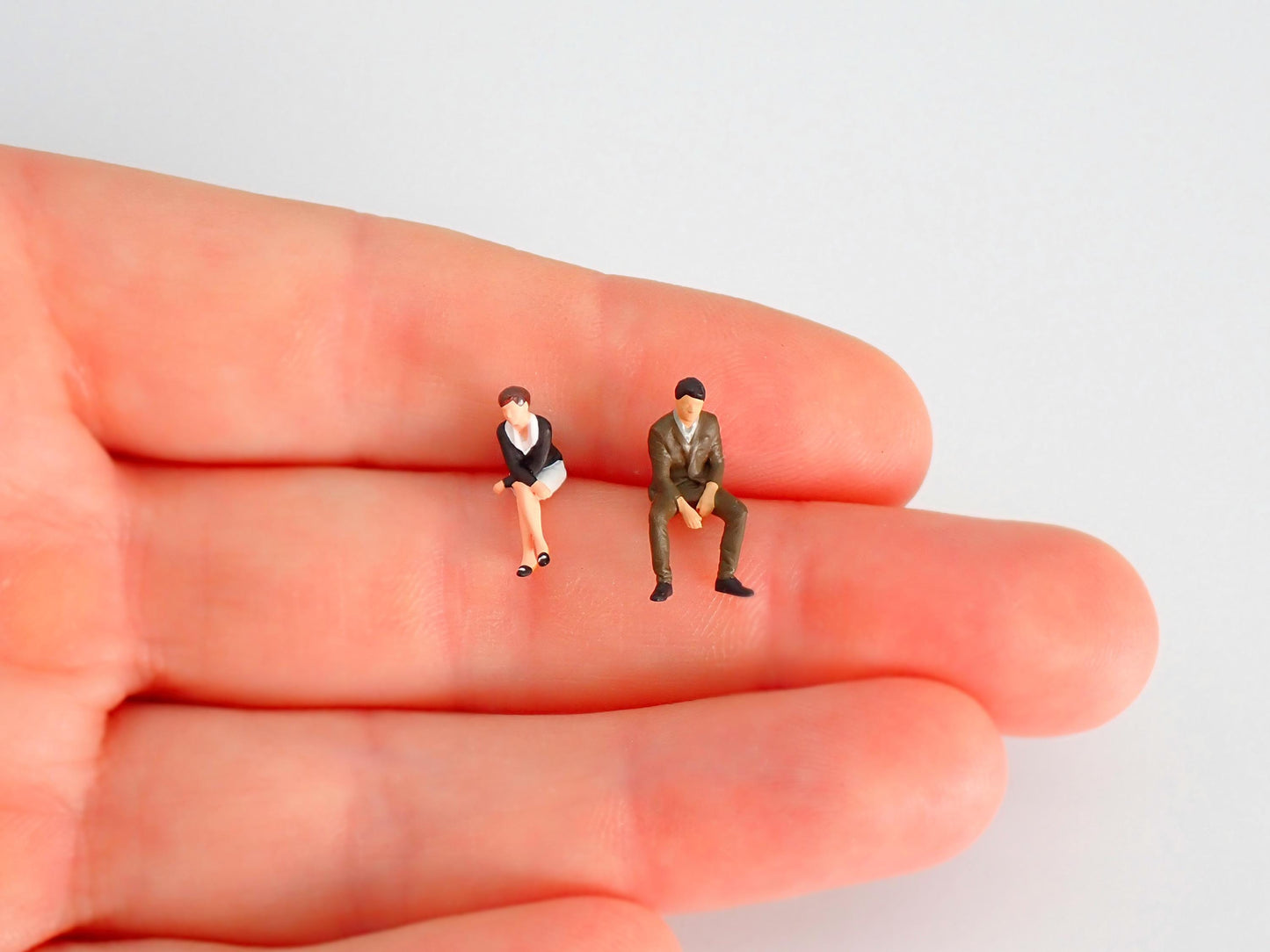 Sat Down Couples Miniature Figures. HO 1:87 Scale. Realistic Tiny People. For Diorama Model Railway