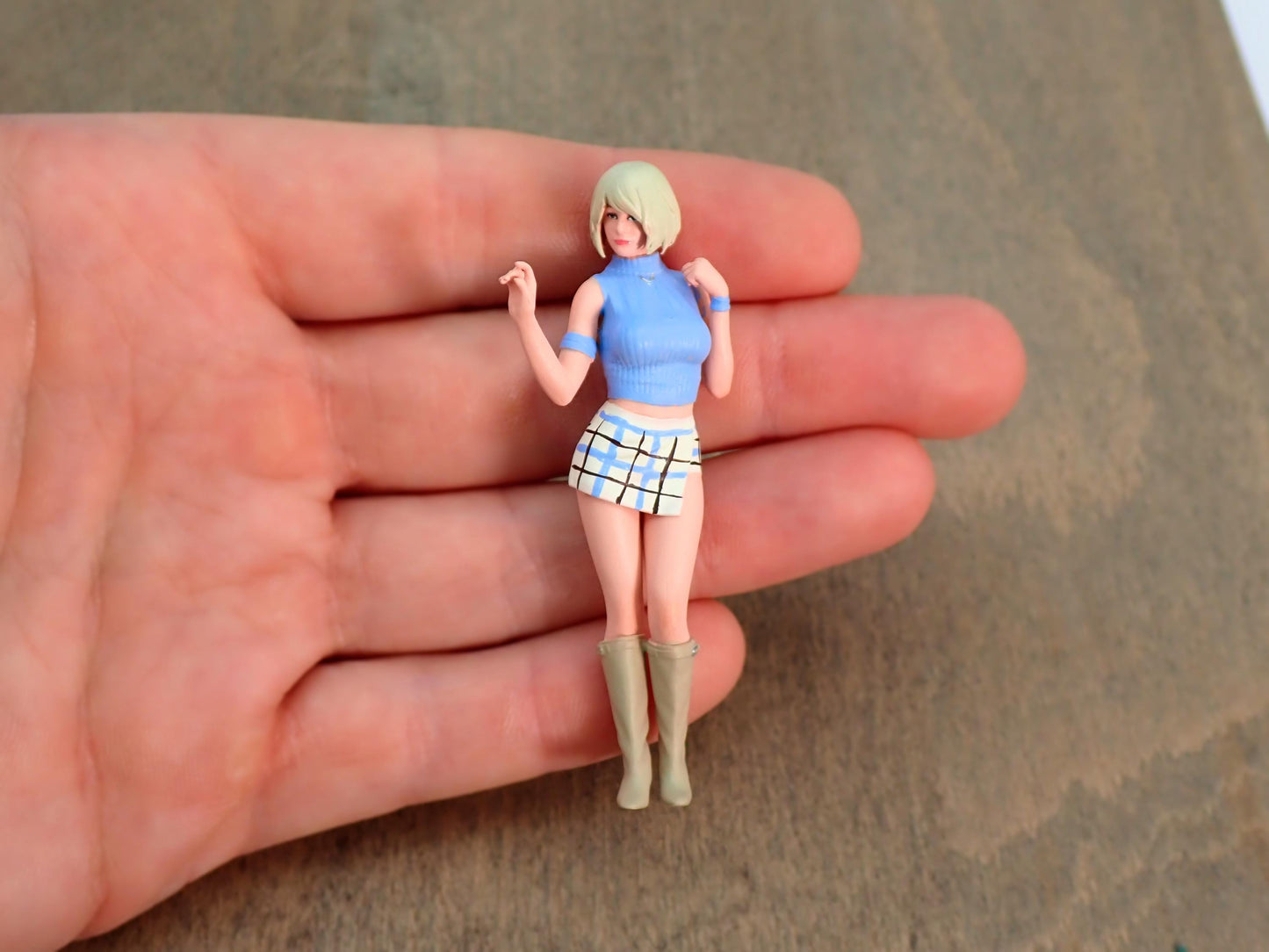 1:24 Scale Hand Painted Figures, Resin People for Diecast Car Diorama, 3D Printed Garage Display Miniature, Choose Your Character