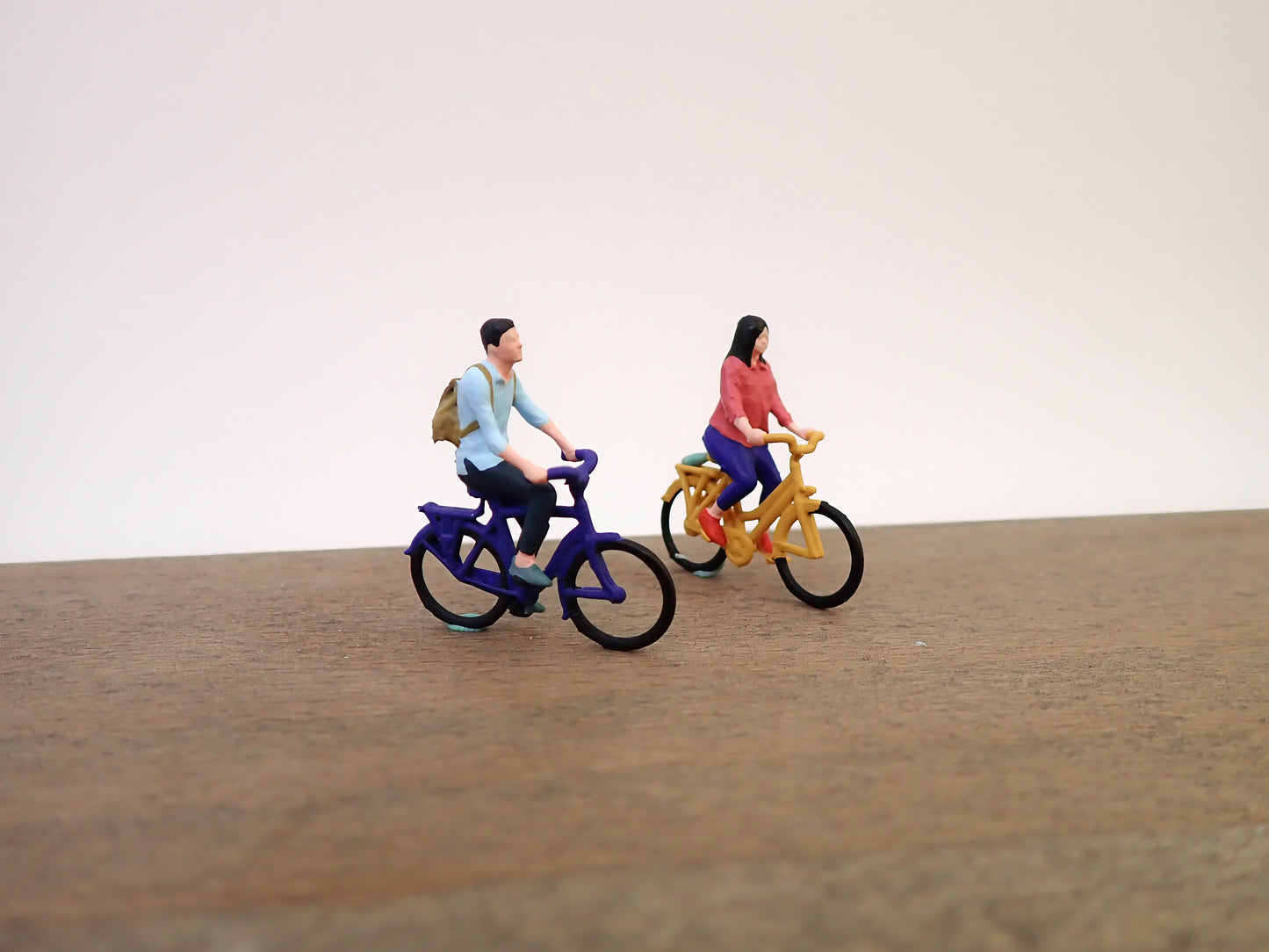 Miniature Figures Riding Bicycles Hand-Painted Cyclist Models