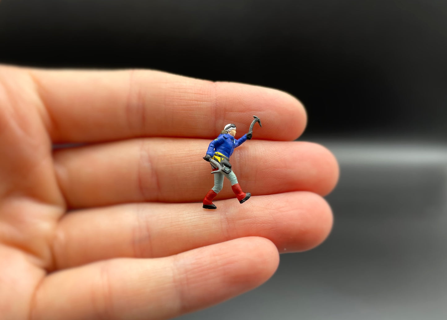 Miniature Hikers Climbers Campers Figures. 1:87 Scale