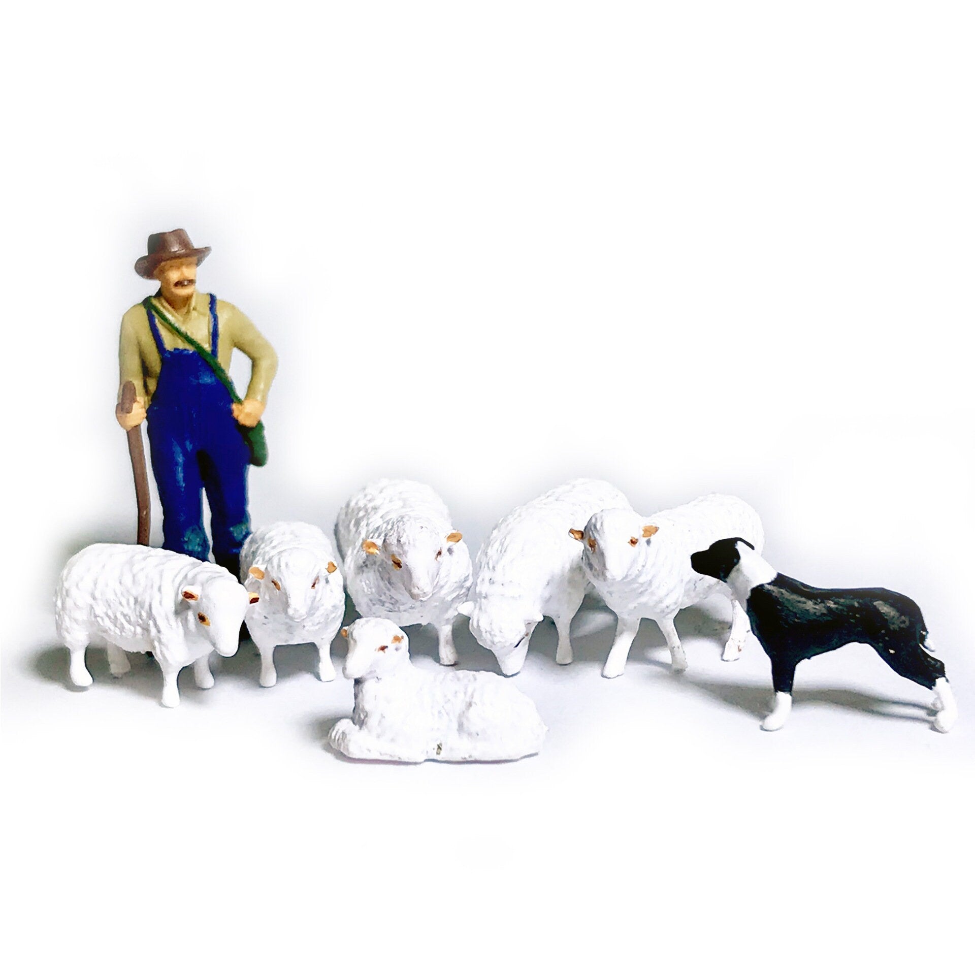 Miniature Shepherd with Dog and Sheep Figures 1:64 Scale
